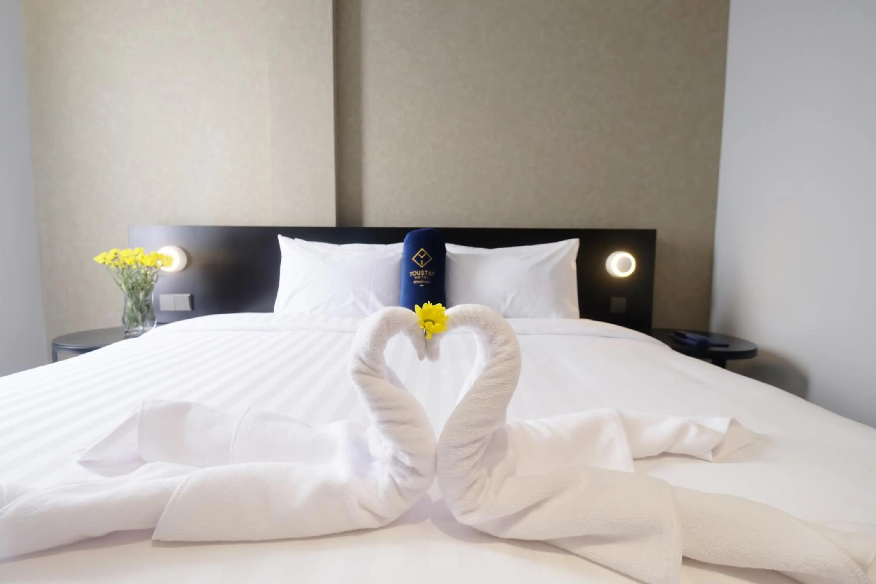 Bed in Hotel Youstay Semarang by Sinergi