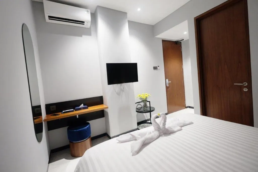 Bed in Hotel Youstay Semarang by Sinergi