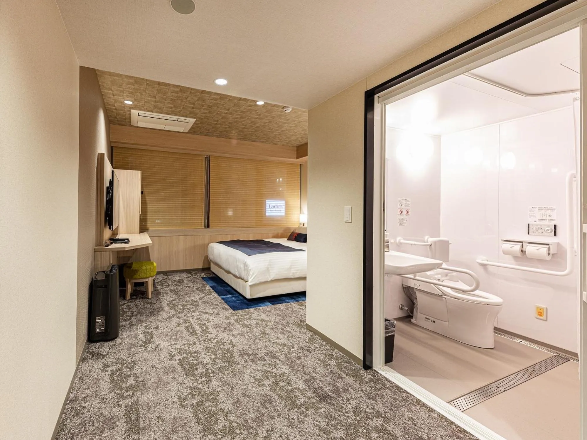 Photo of the whole room, Bed in Hotel Musse Kyoto Shijo Kawaramachi Meitetsu