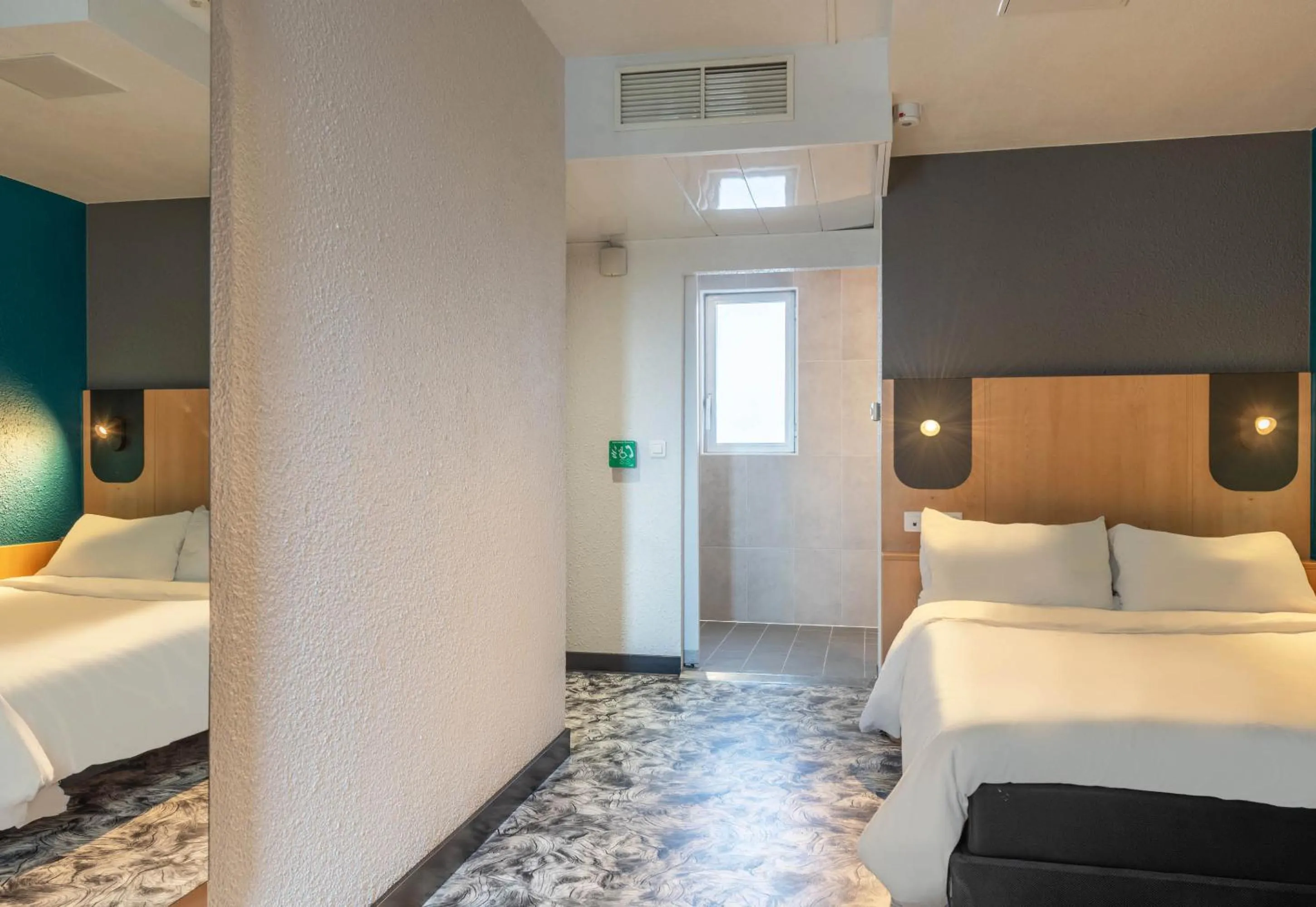 Bedroom, Bed in B&B HOTEL Amiens Centre Cathédrale