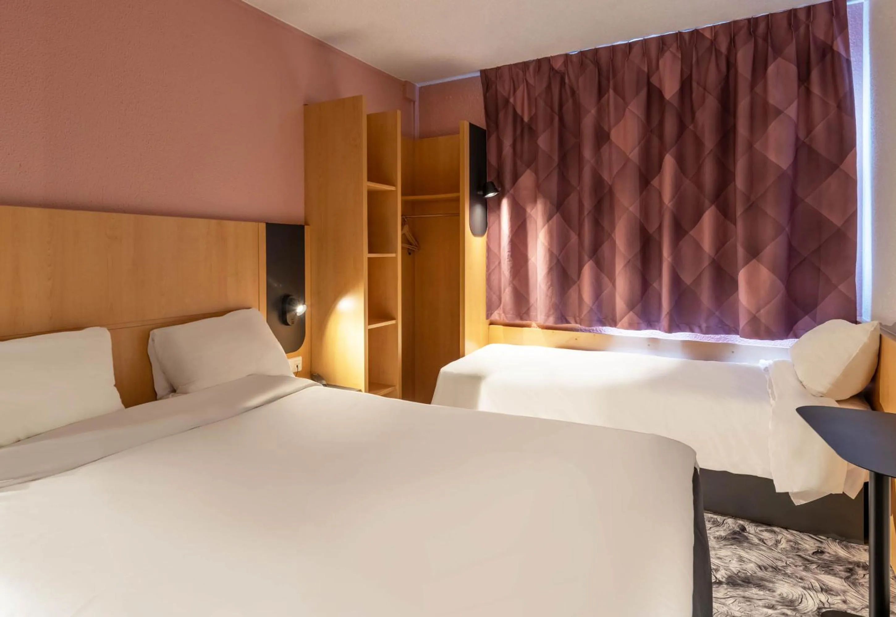 Bedroom, Bed in B&B HOTEL Amiens Centre Cathédrale