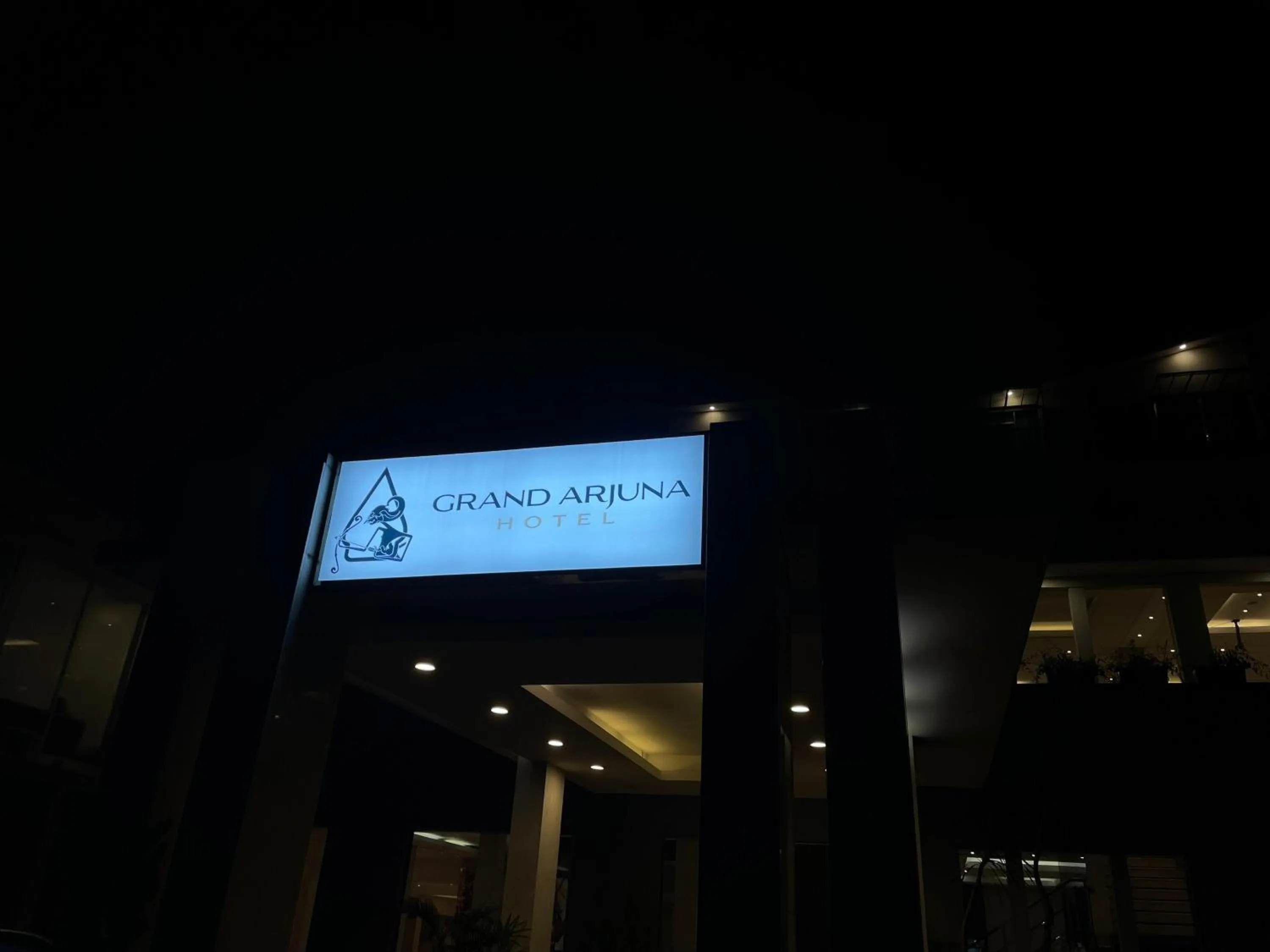 Grand Arjuna Hotel