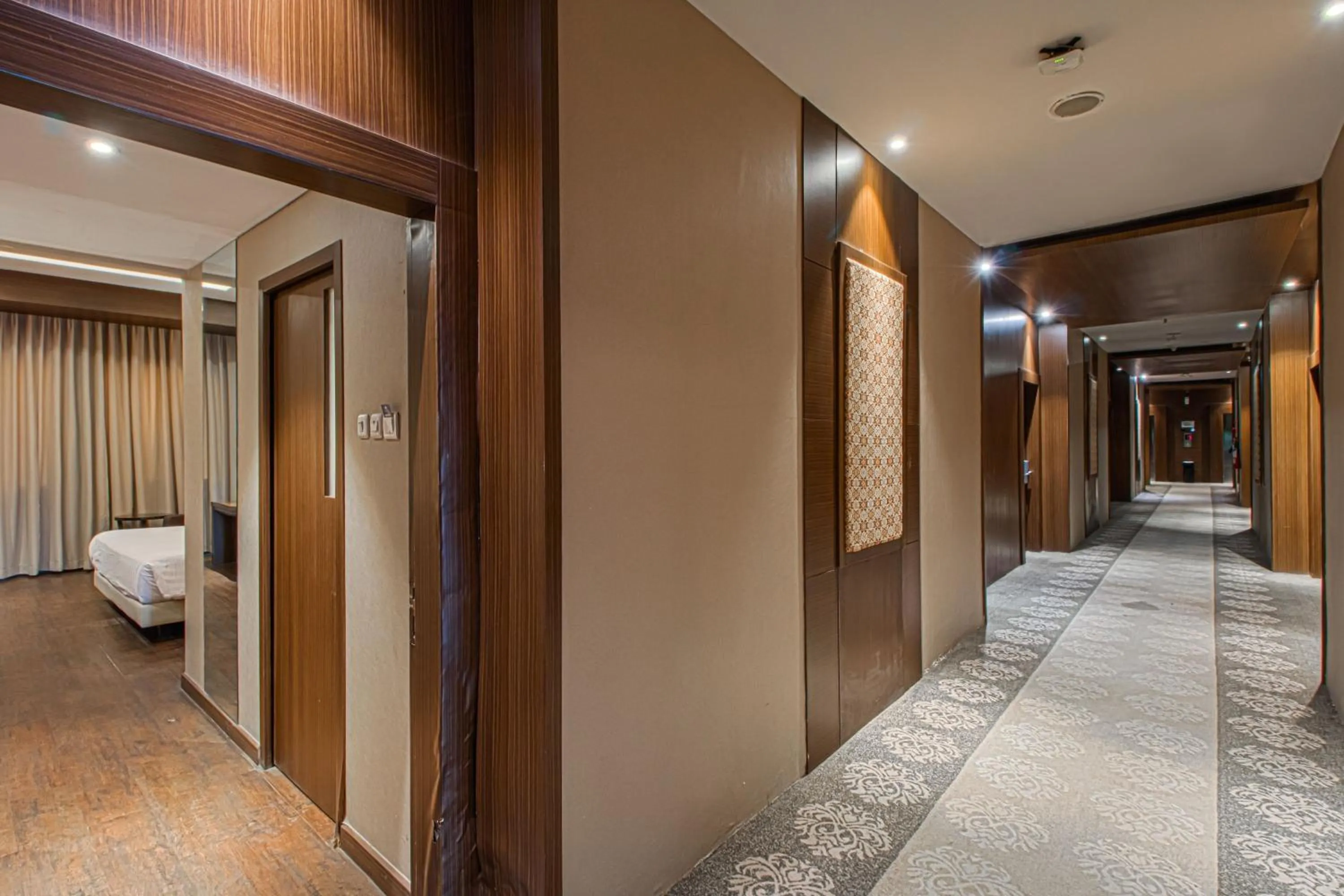 Area and facilities in Grand Arjuna Hotel