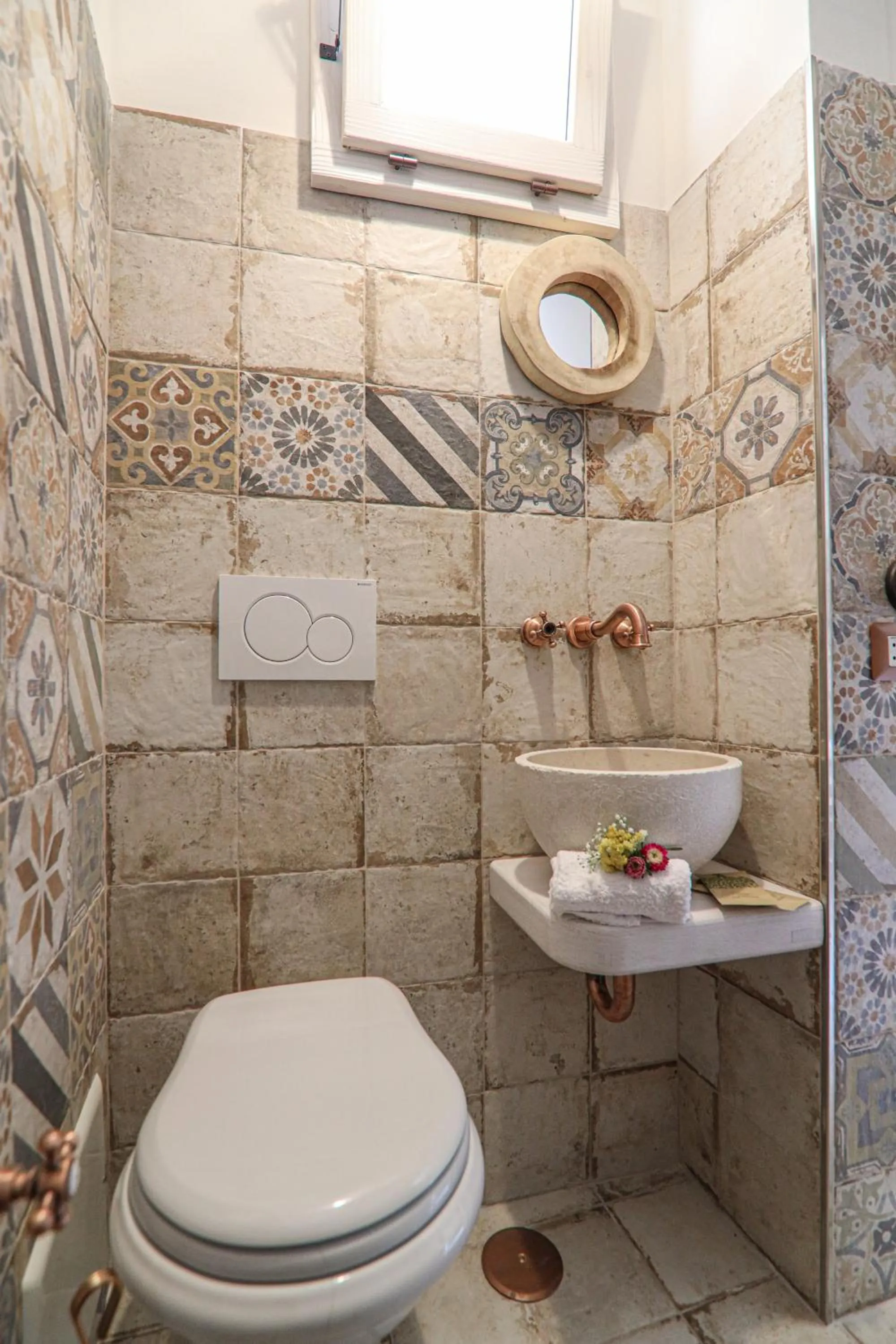 Shower in Domus Petra 104