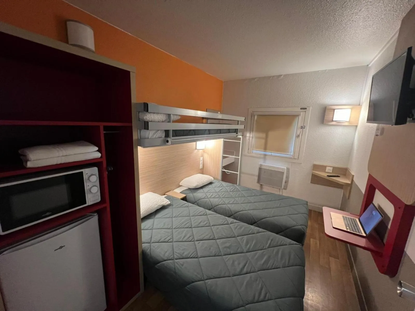 Bed in Premiere Classe Arras - Tilloy Les Mofflaine