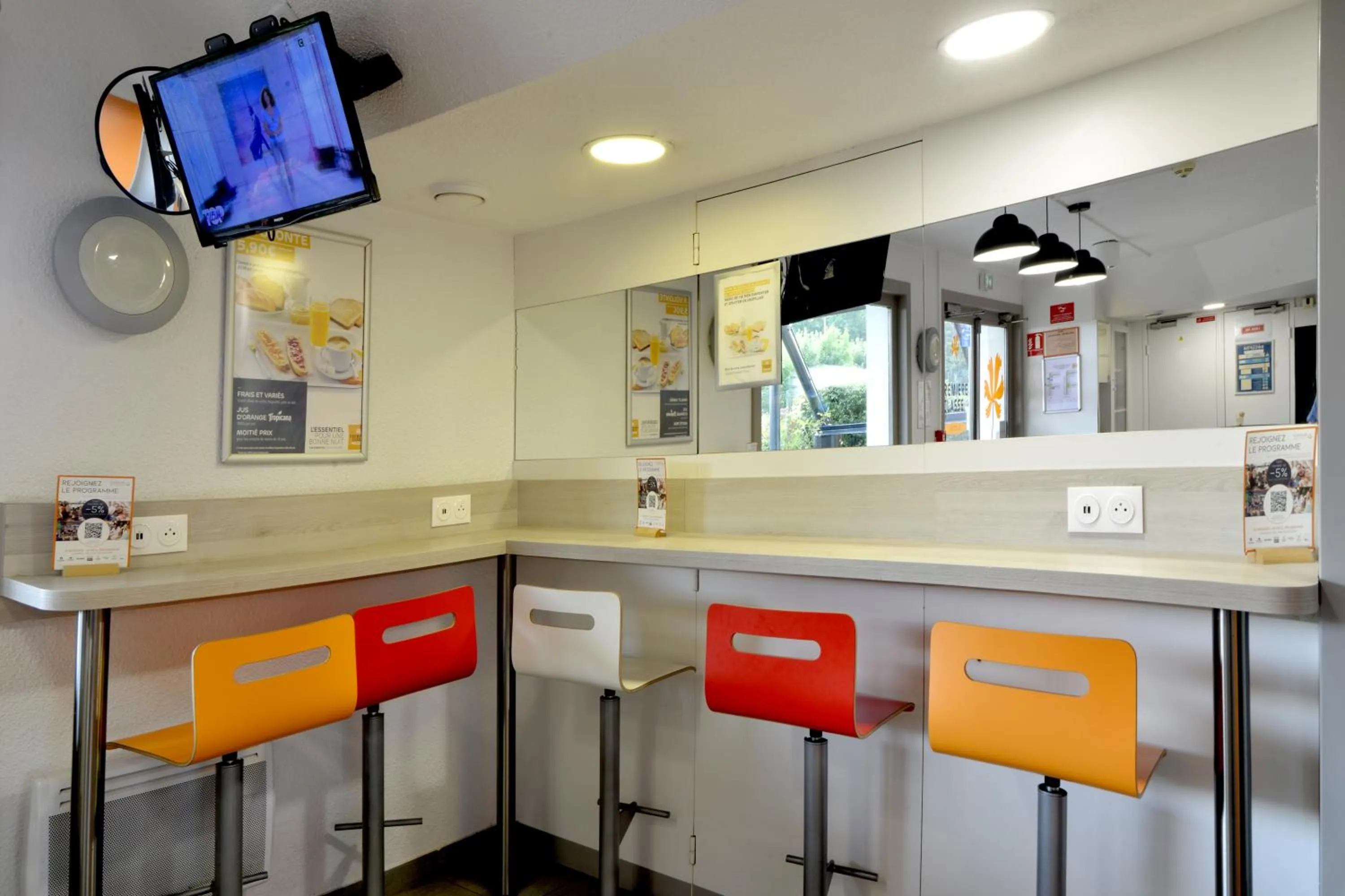 Breakfast in Premiere Classe Arras - Tilloy Les Mofflaine