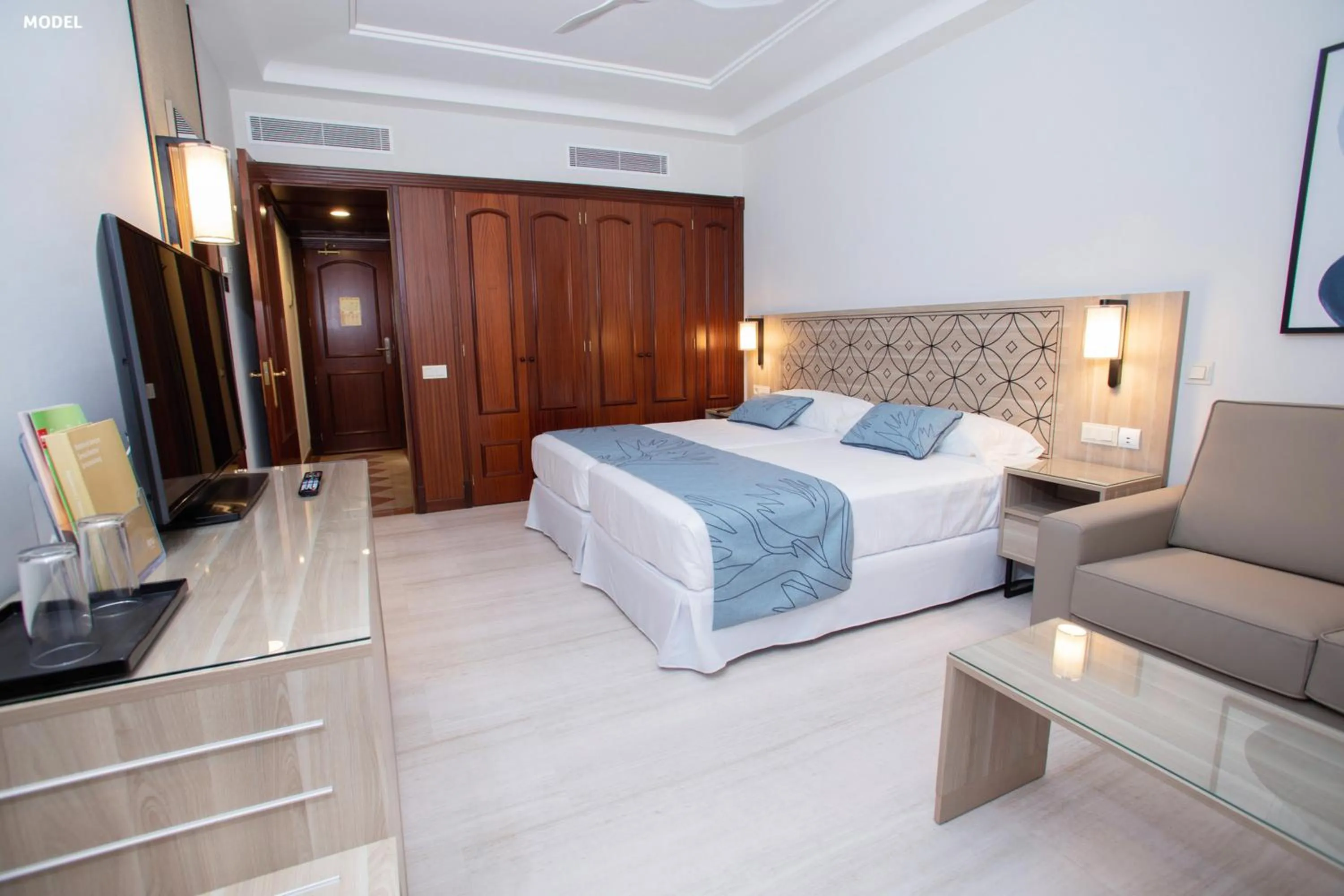 TV and multimedia, Bed in Hotel Riu Madeira - All Inclusive