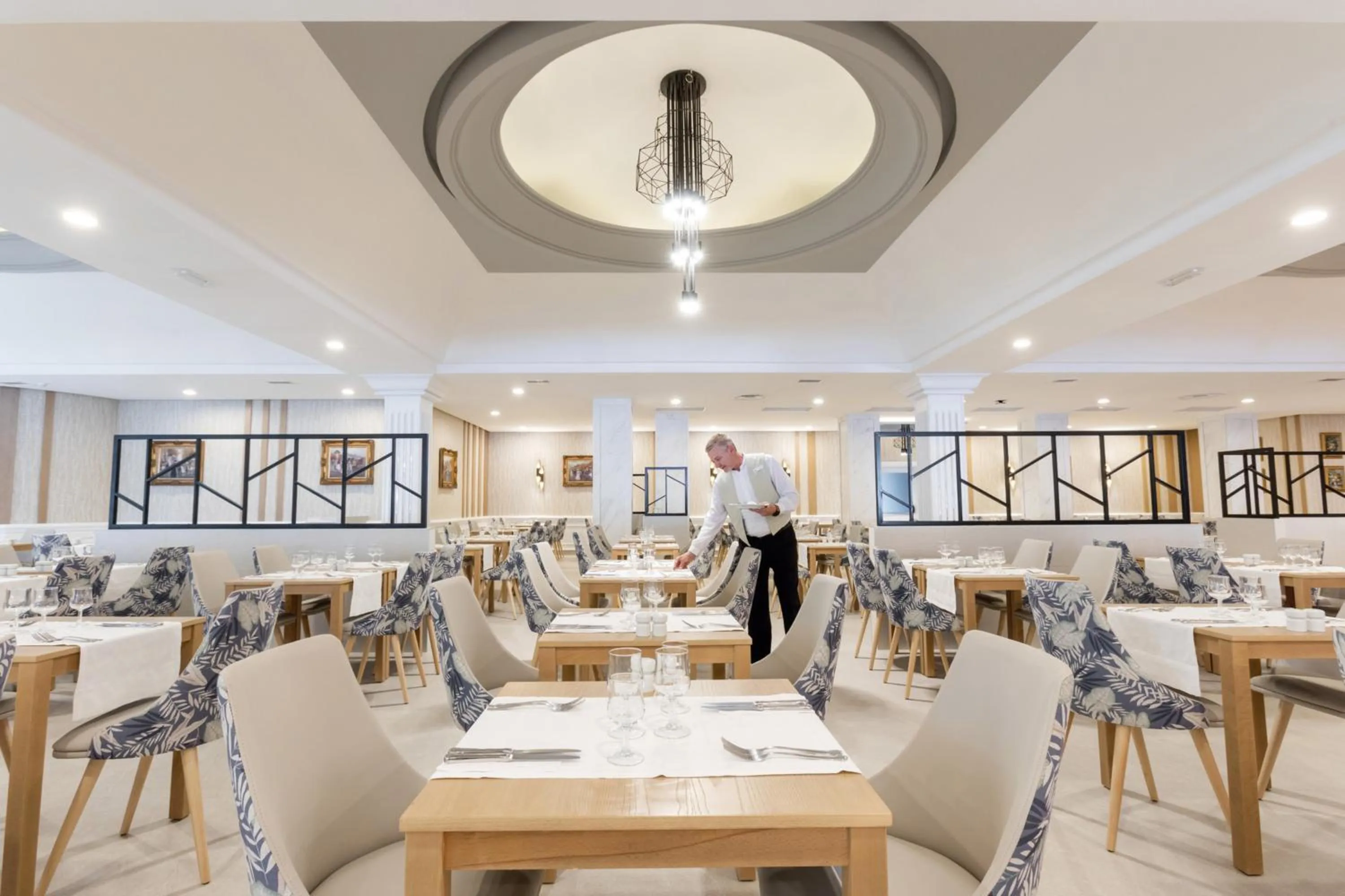 Restaurant/places to eat in Hotel Riu Madeira - All Inclusive