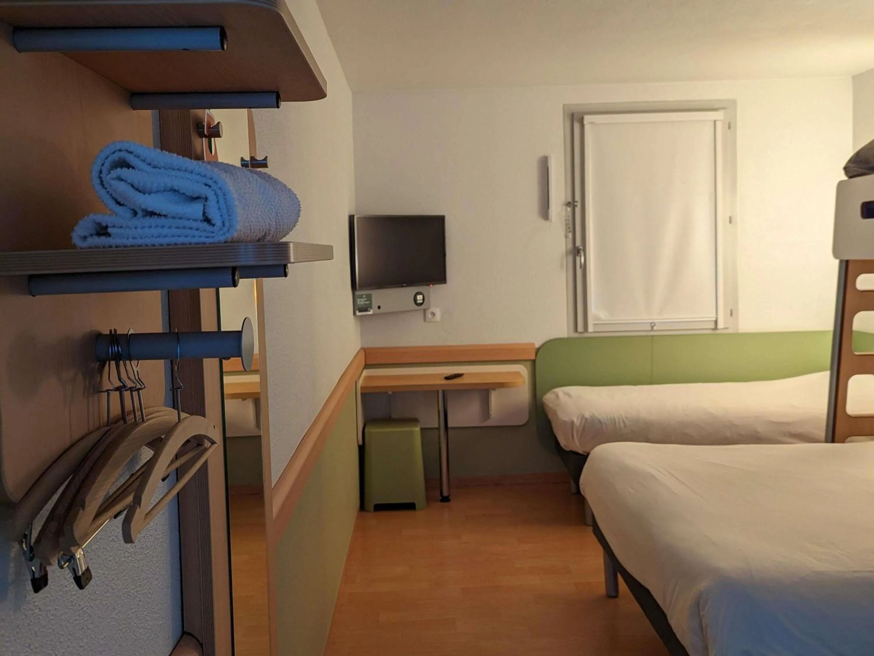 Bedroom, Bed in ibis budget Saint-Omer Centre