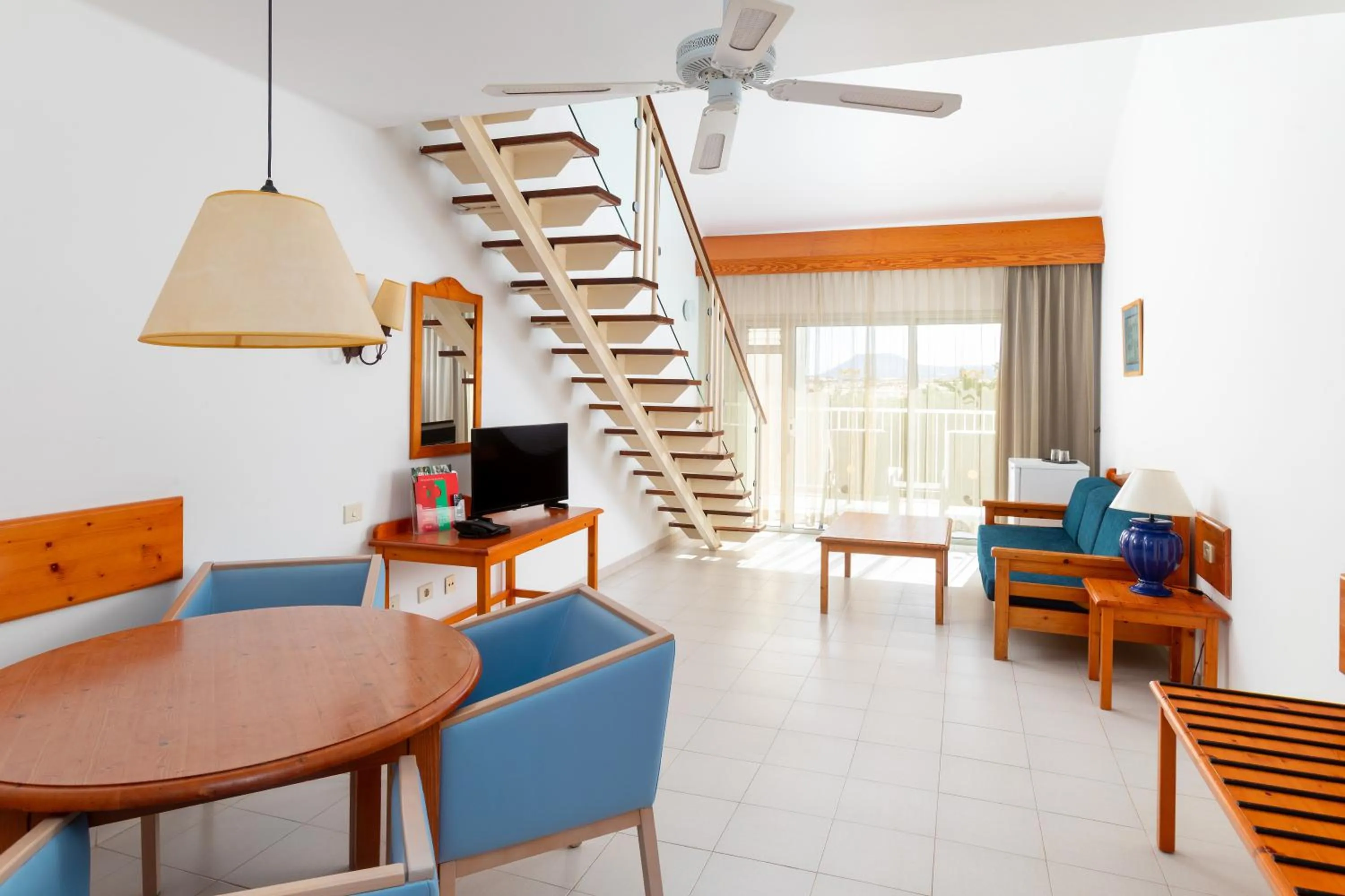 Living room in Hotel Riu Oliva Beach Resort - All Inclusive