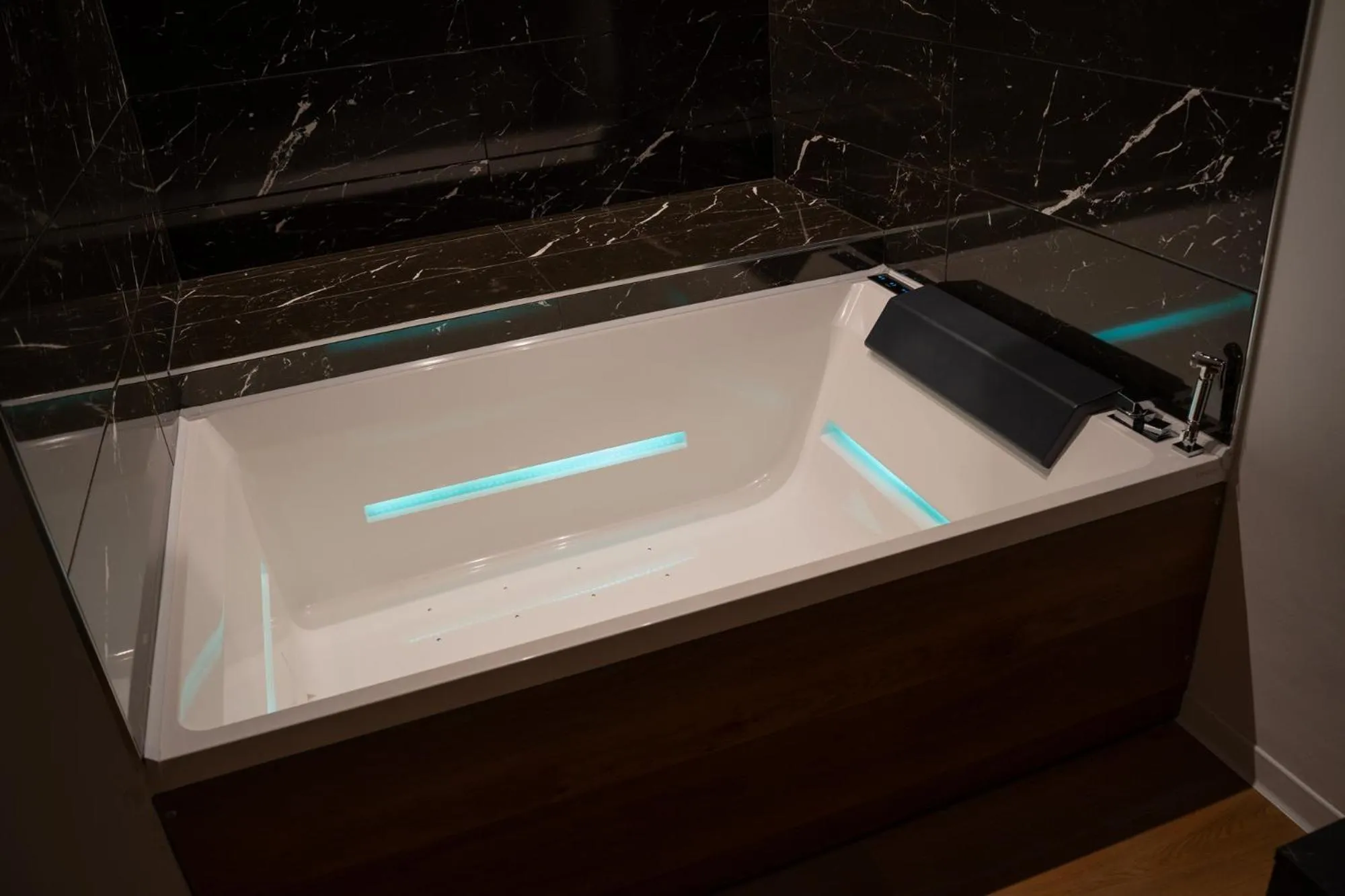 Hot Tub in Hotel Villa I Pini