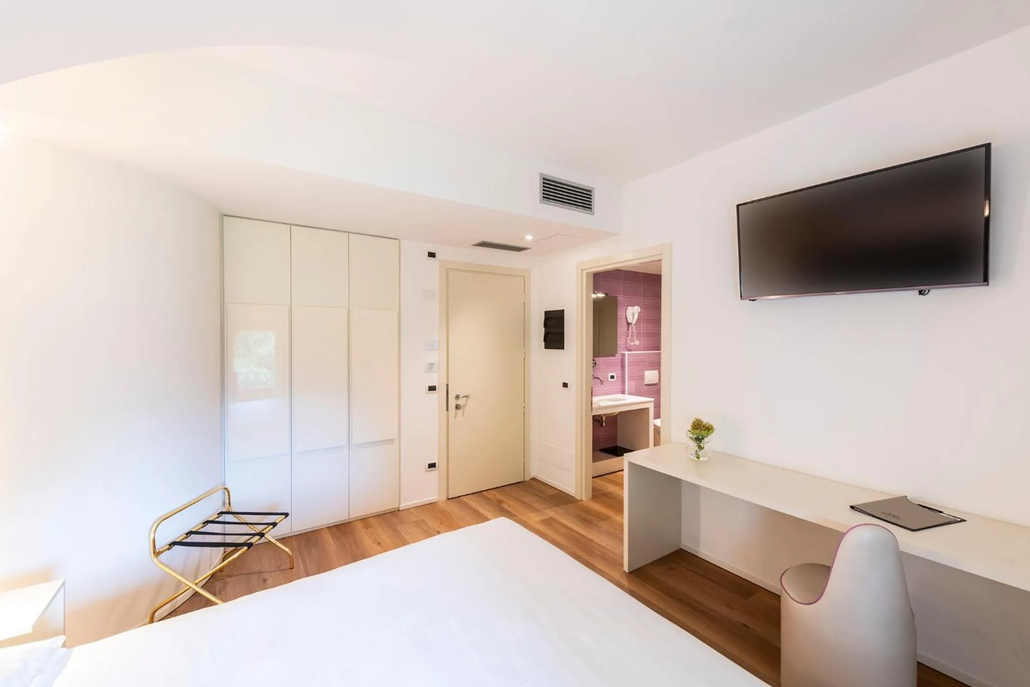 TV and multimedia, Bed in Hotel Villa I Pini