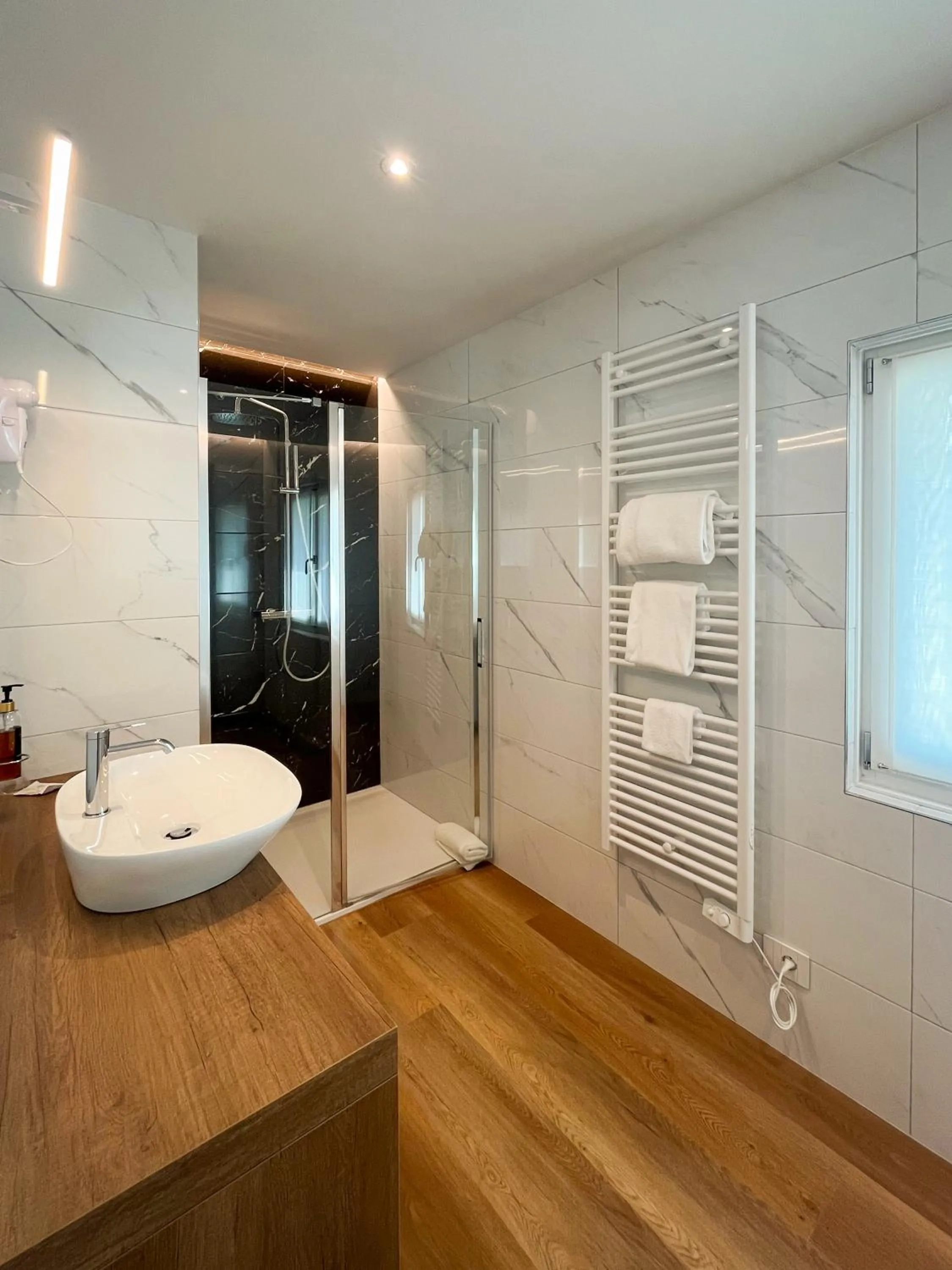 Shower in Hotel Villa I Pini