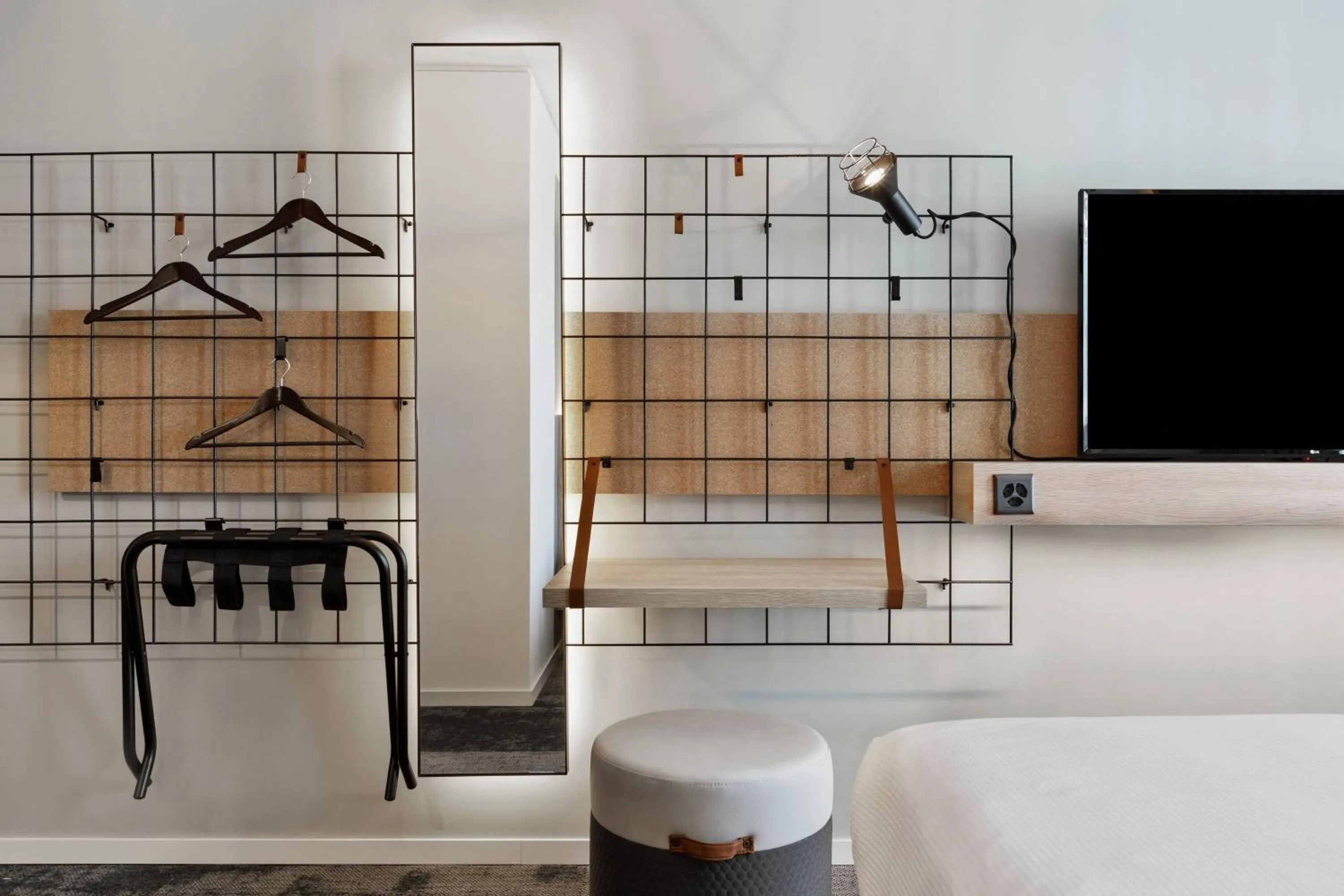 Photo of the whole room in Moxy Bern Expo