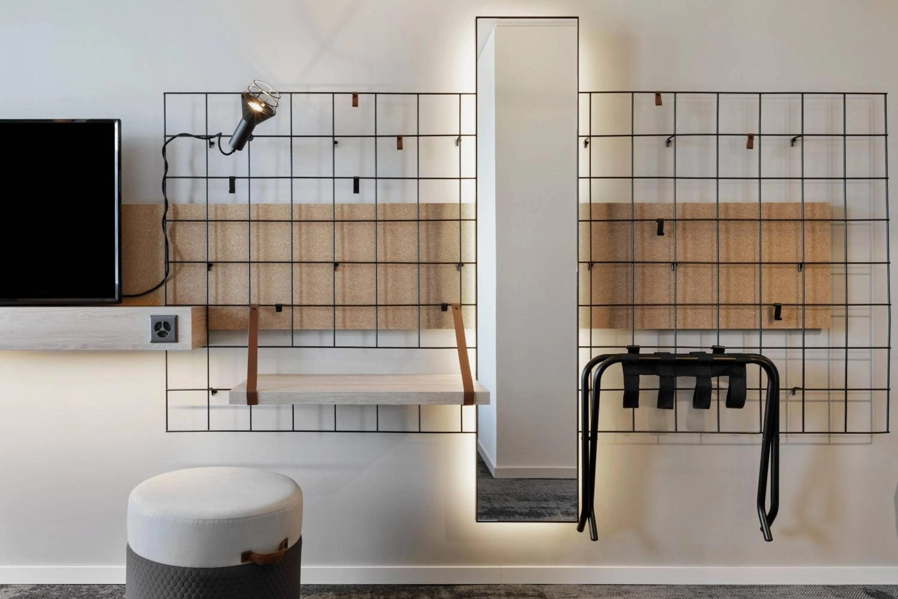 Photo of the whole room in Moxy Bern Expo