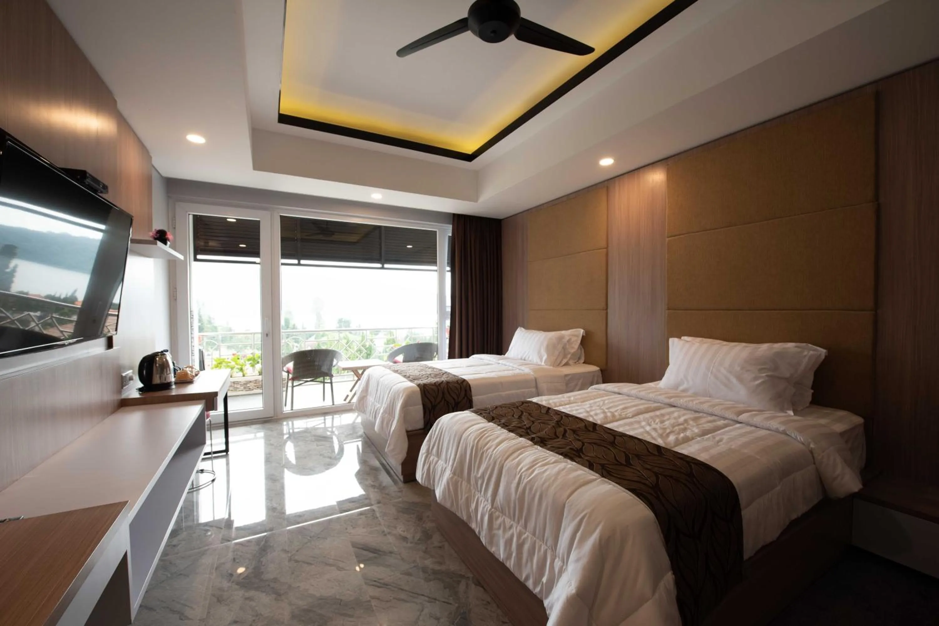Property building, Bed in Dedanau Hotel
