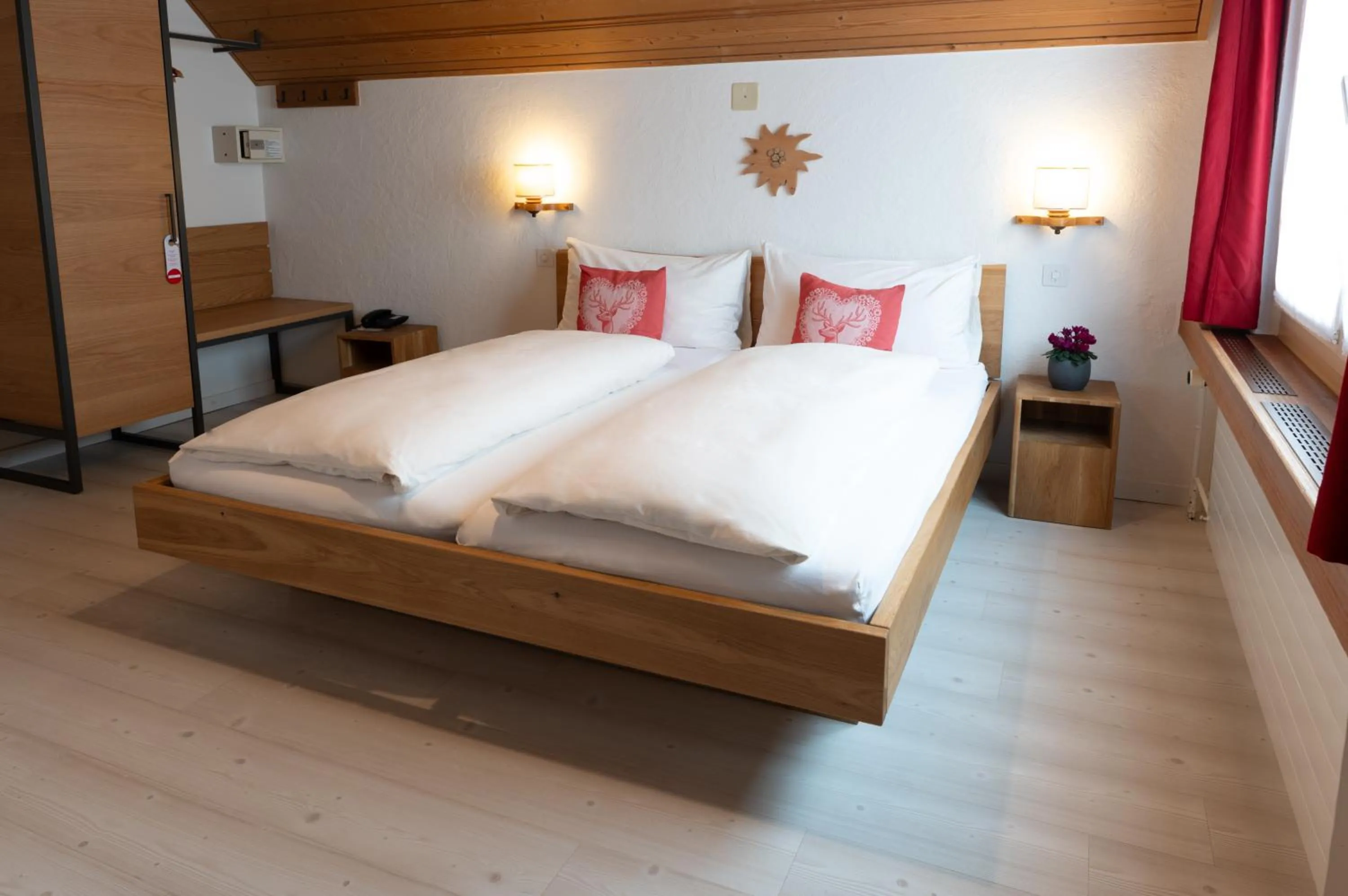 Bed in Hotel Hirschen - Grindelwald
