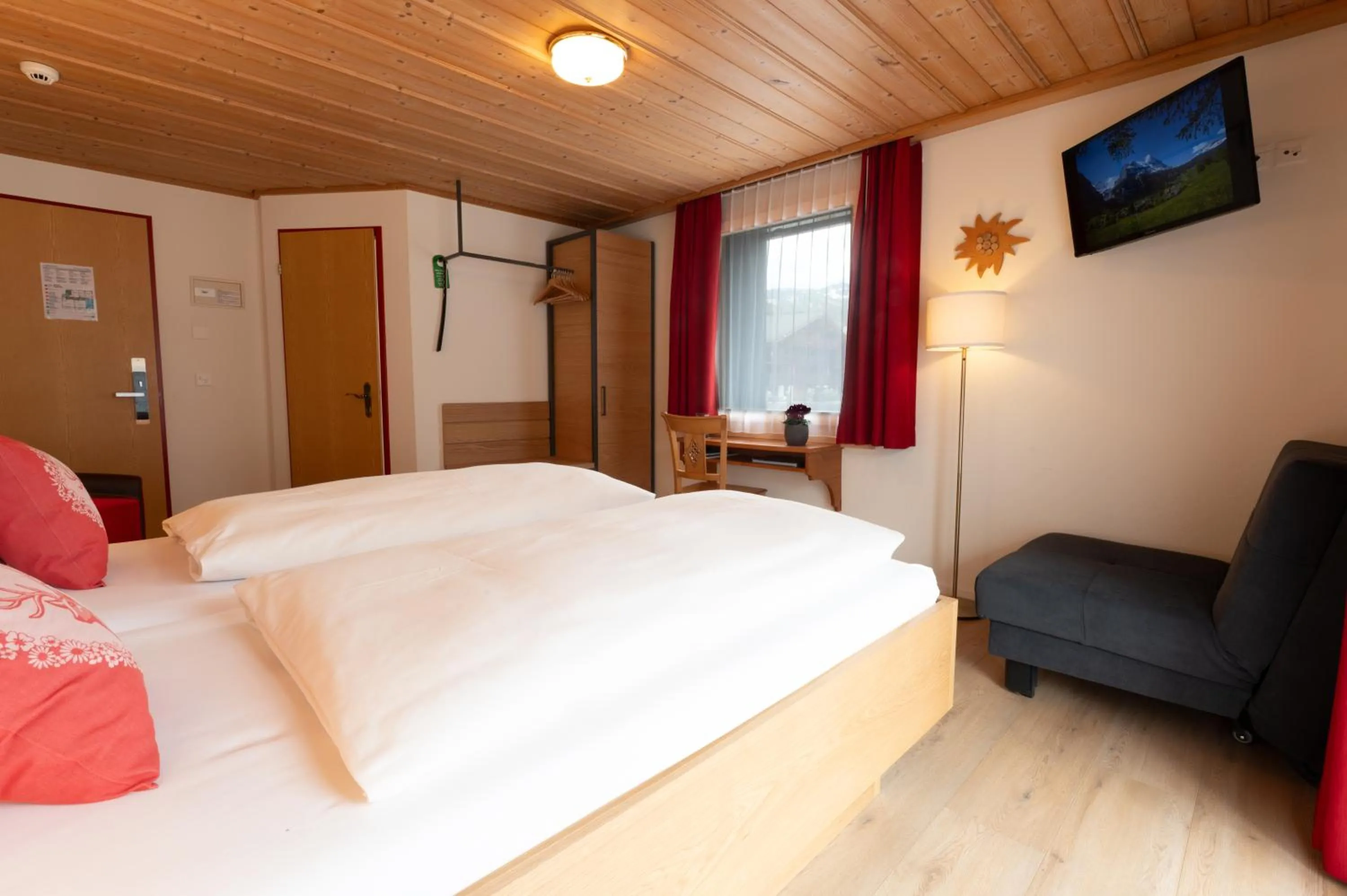 Bed in Hotel Hirschen - Grindelwald