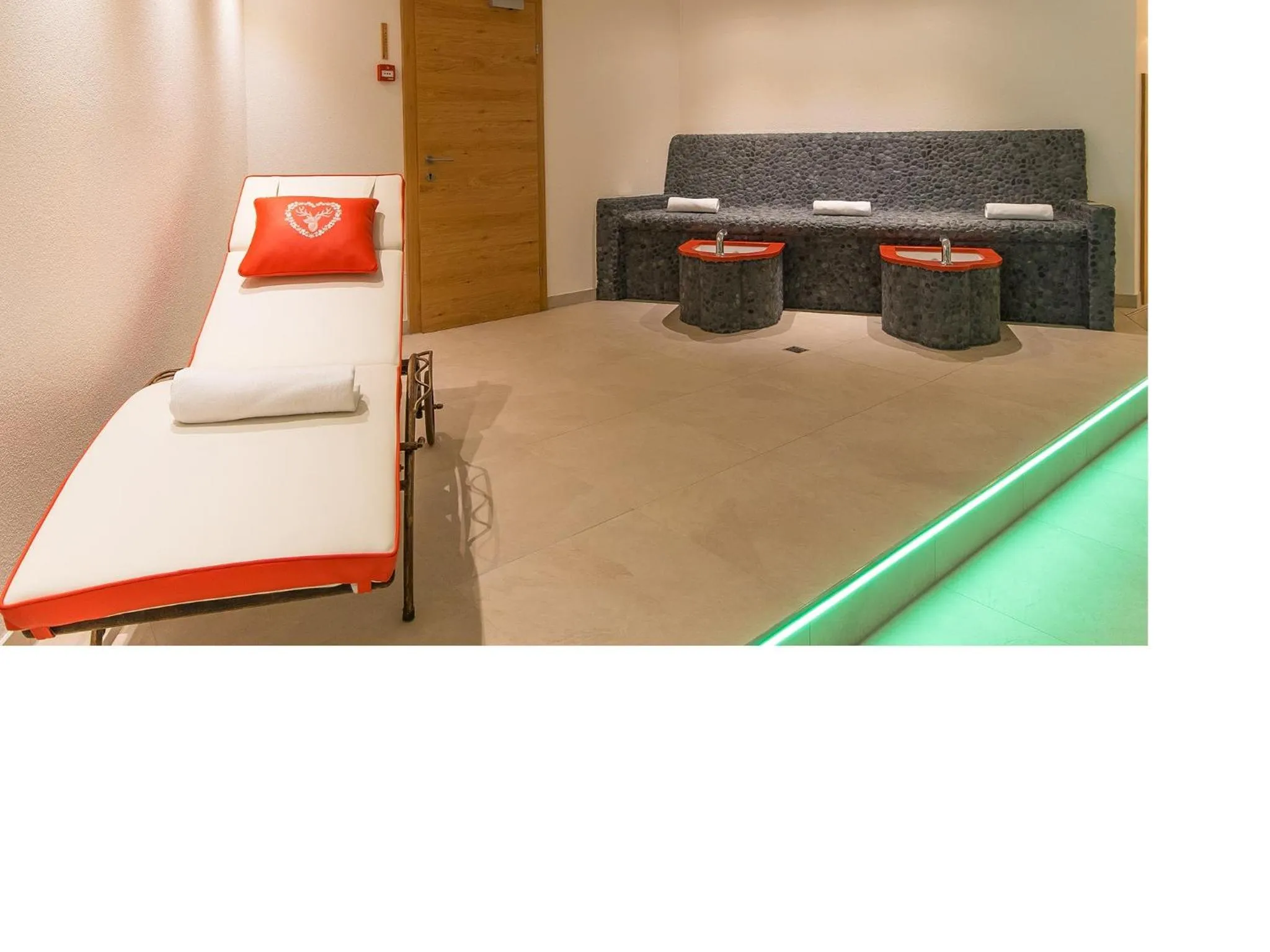 Sauna, Bed in Hotel Hirschen - Grindelwald