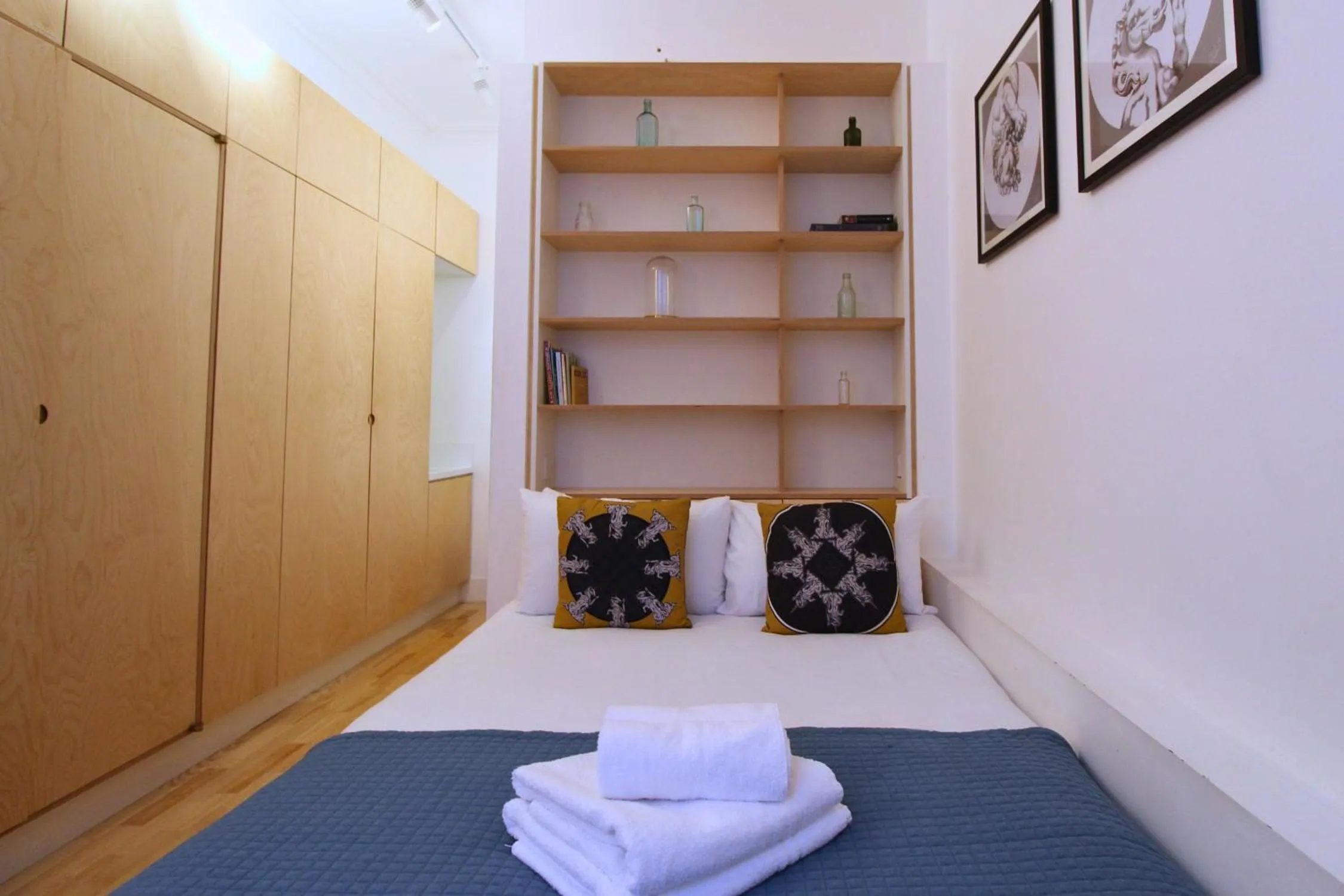 Bed in Bloomsbury By Viridian Apartments