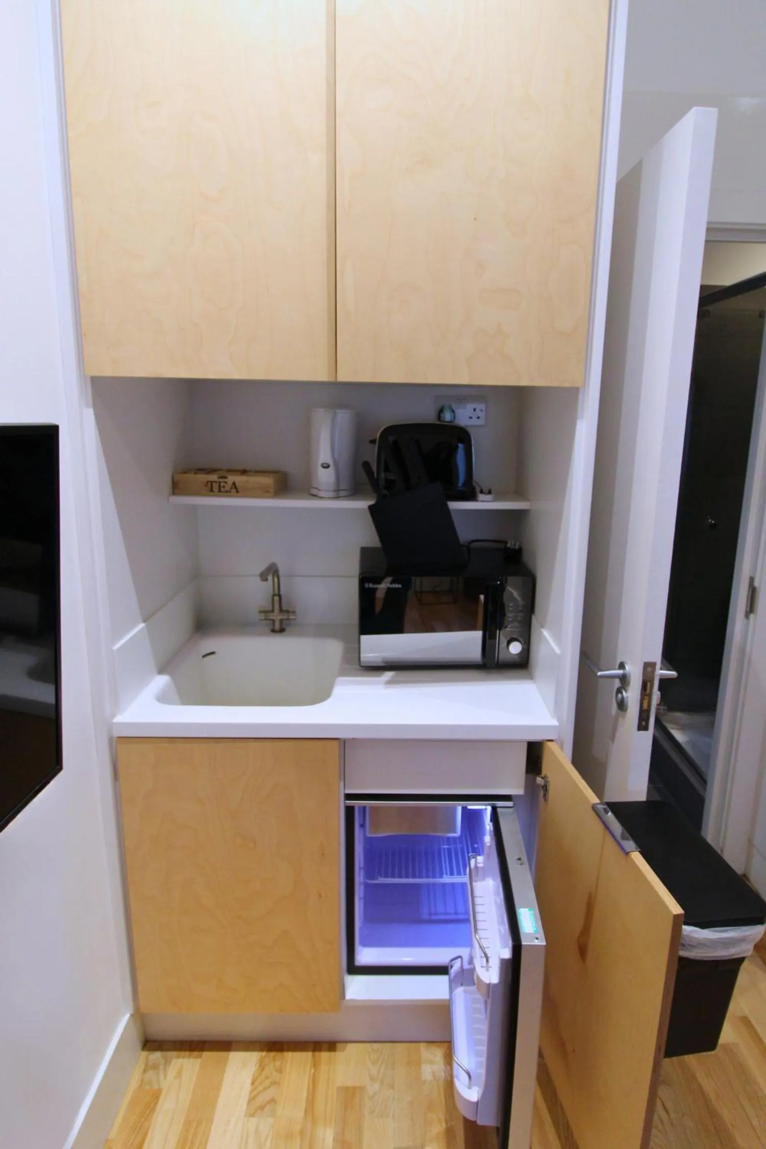 Kitchen or kitchenette in Bloomsbury By Viridian Apartments