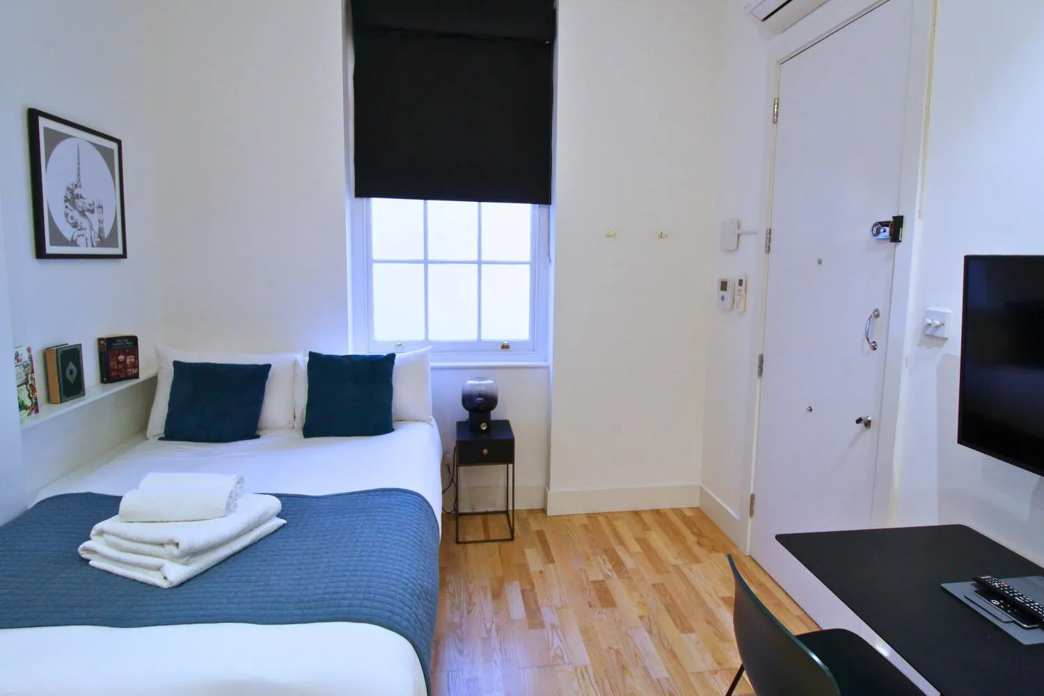 Bed in Bloomsbury By Viridian Apartments