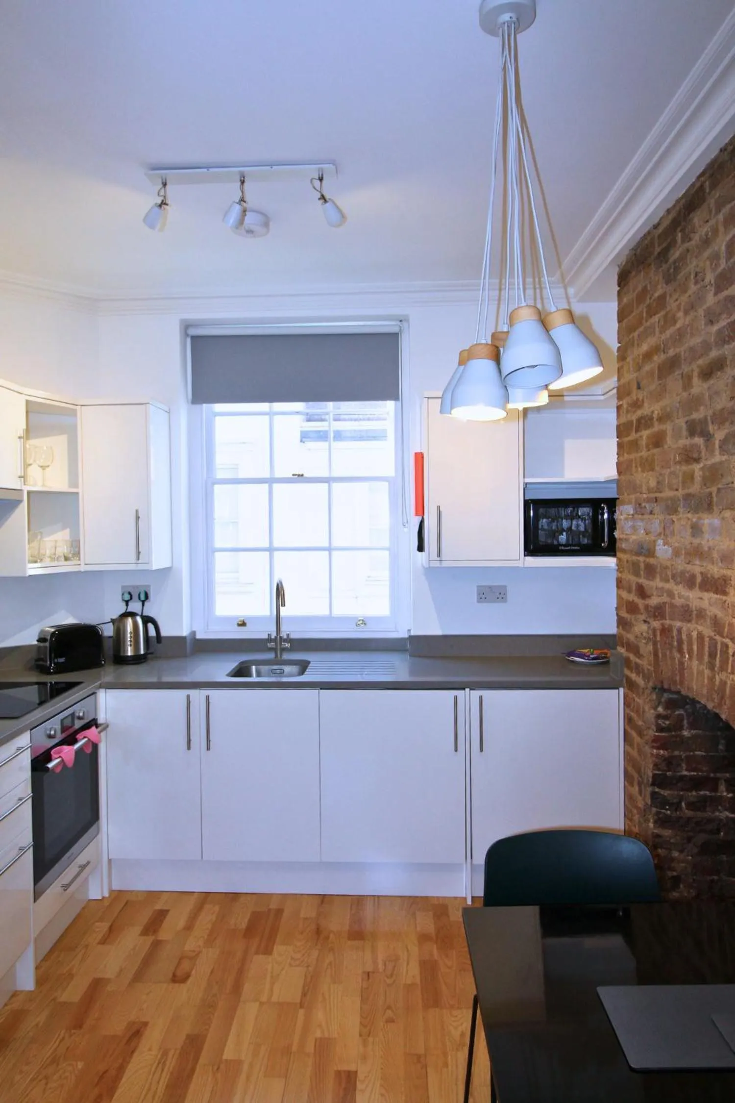 kitchen in Bloomsbury By Viridian Apartments