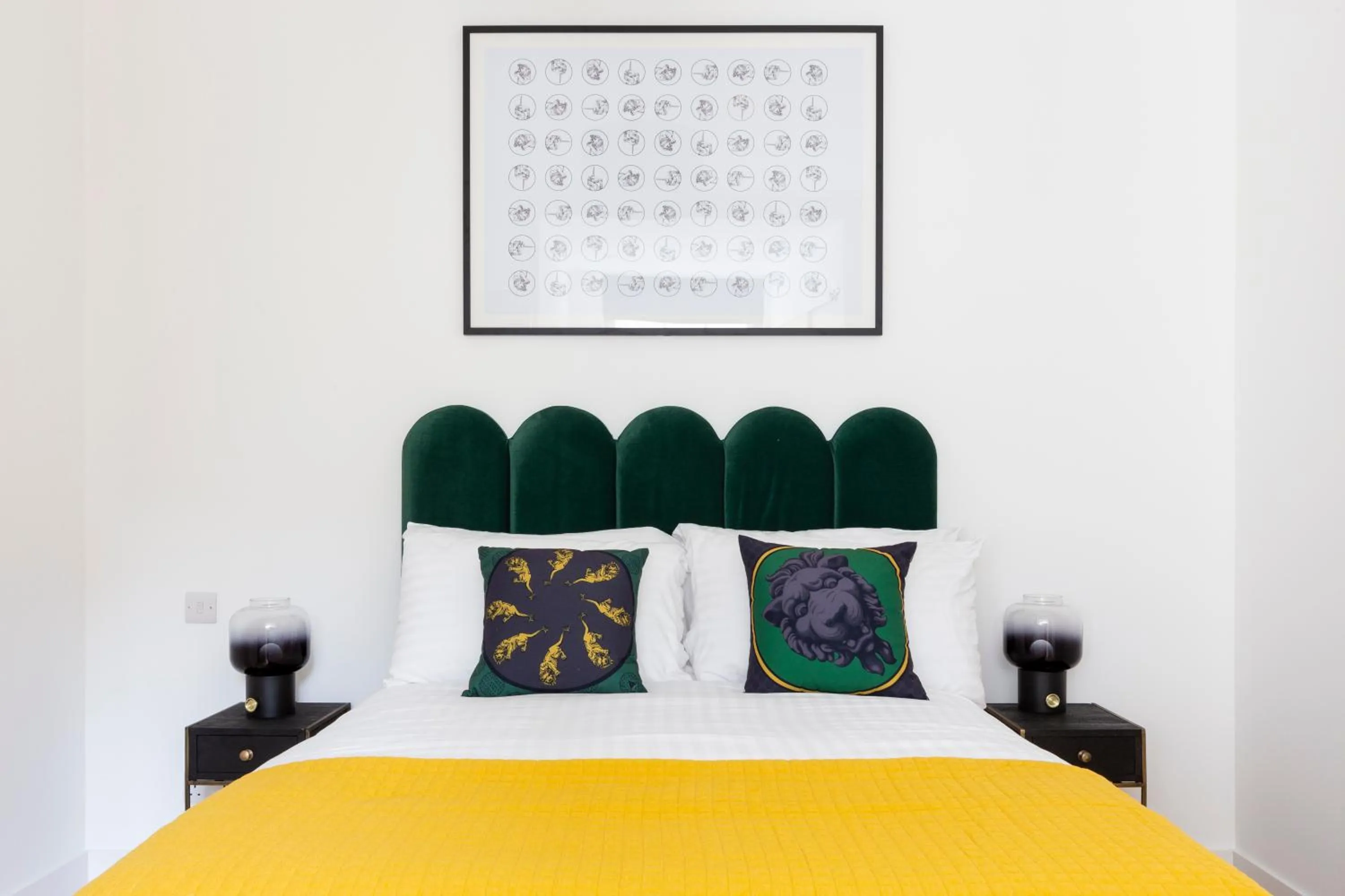 Bedroom, Bed in Bloomsbury By Viridian Apartments