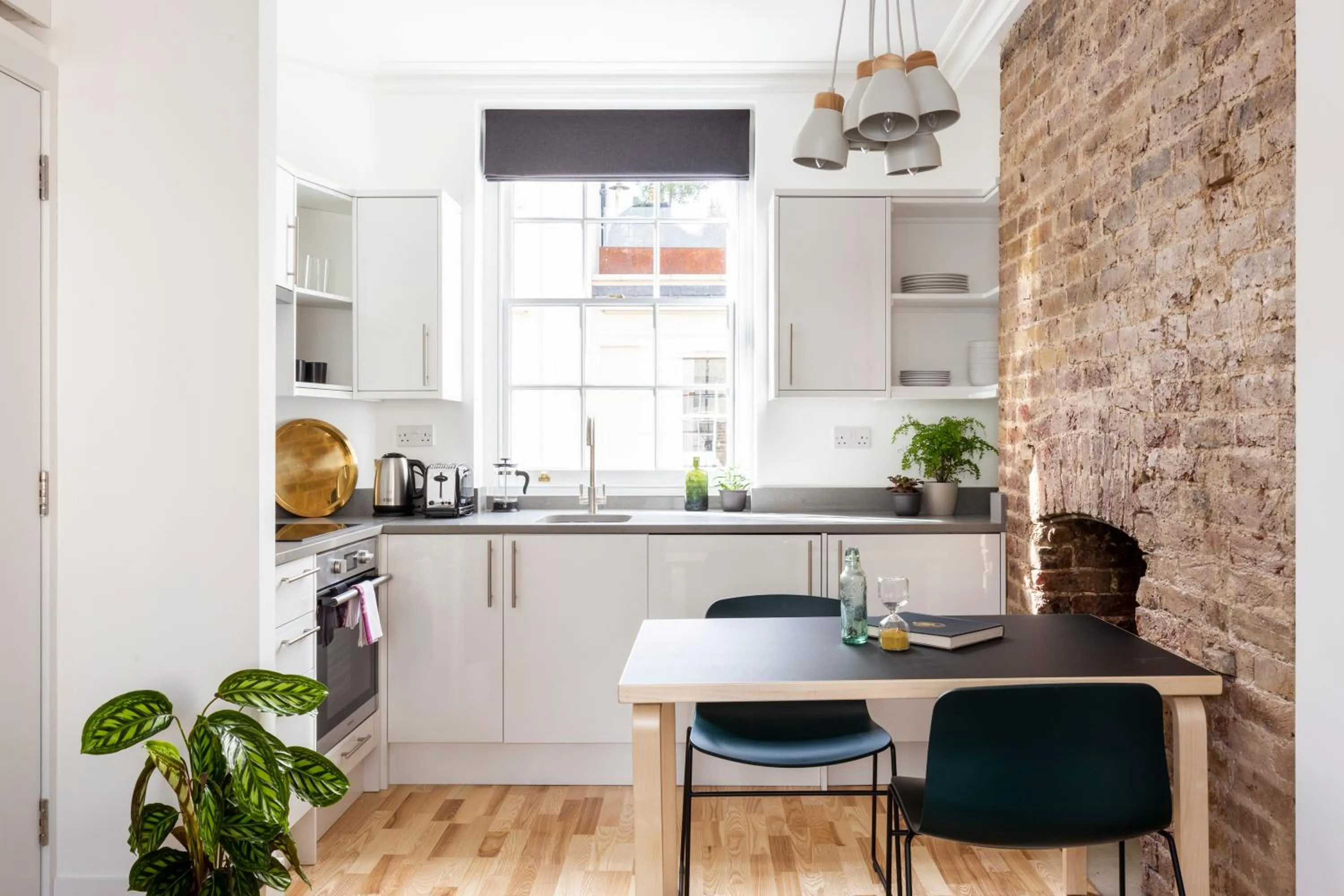 Kitchen or kitchenette in Bloomsbury By Viridian Apartments