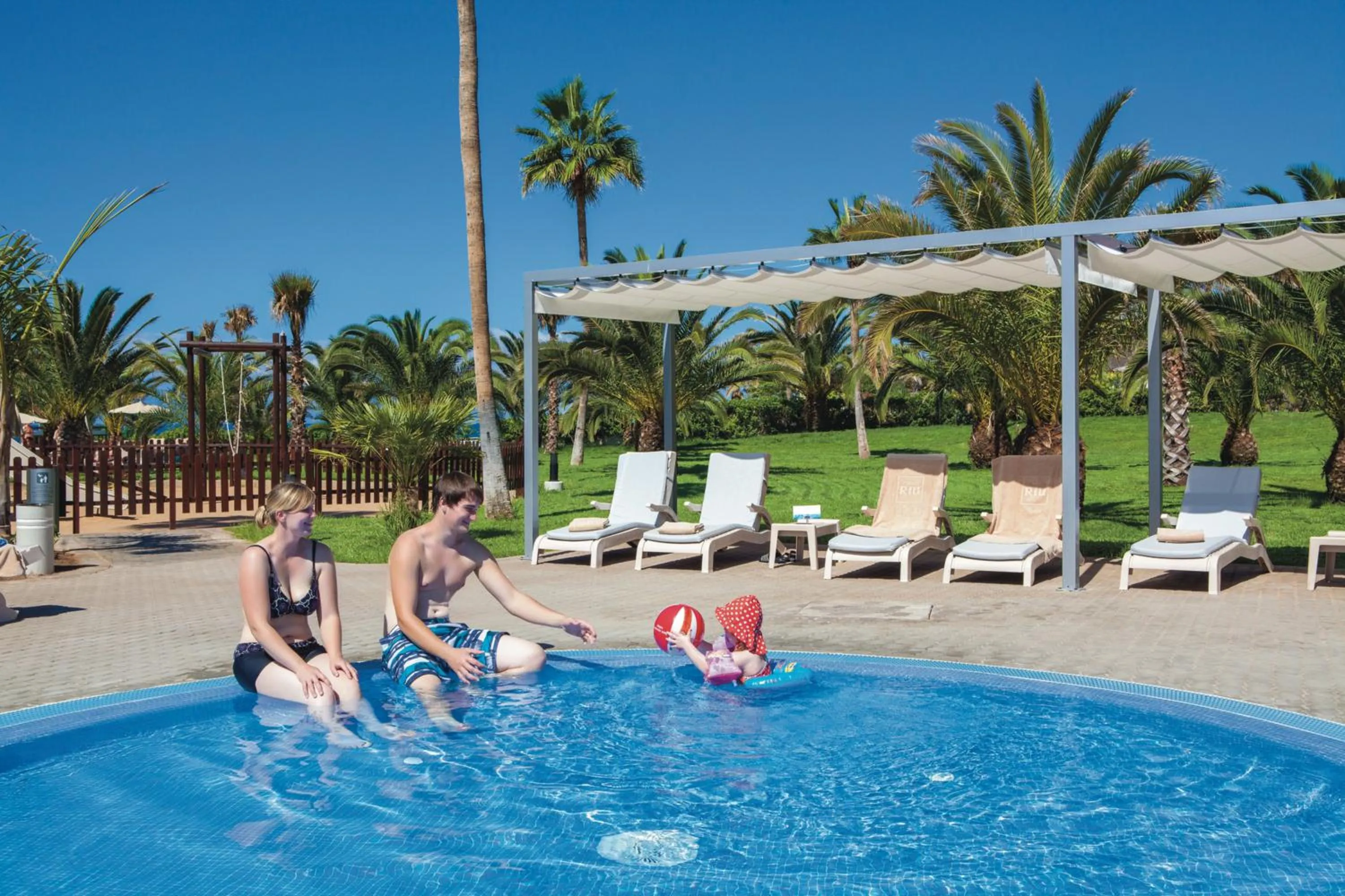Swimming pool in Hotel Riu Palace Tenerife