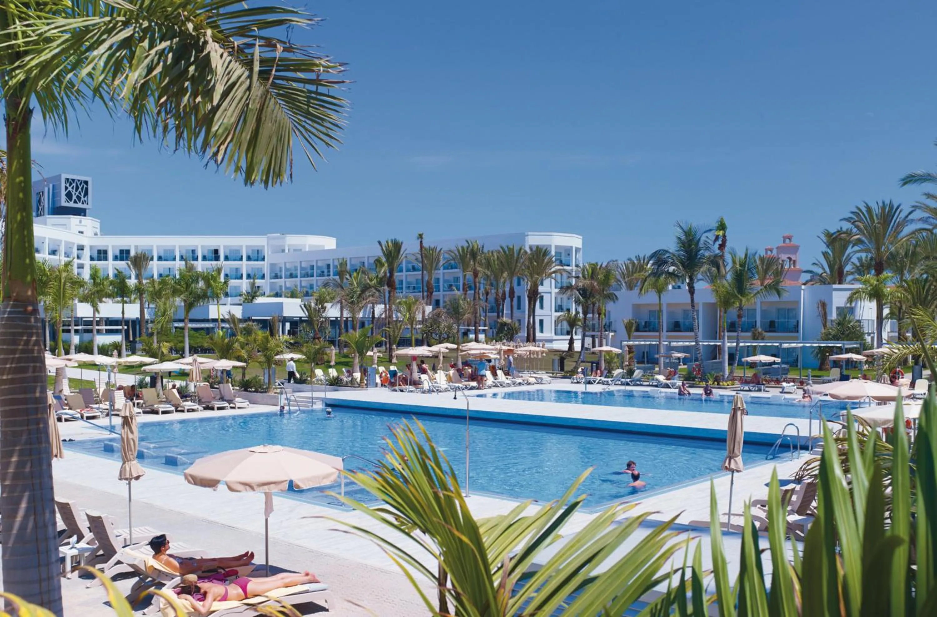 Swimming pool in Hotel Riu Palace Tenerife
