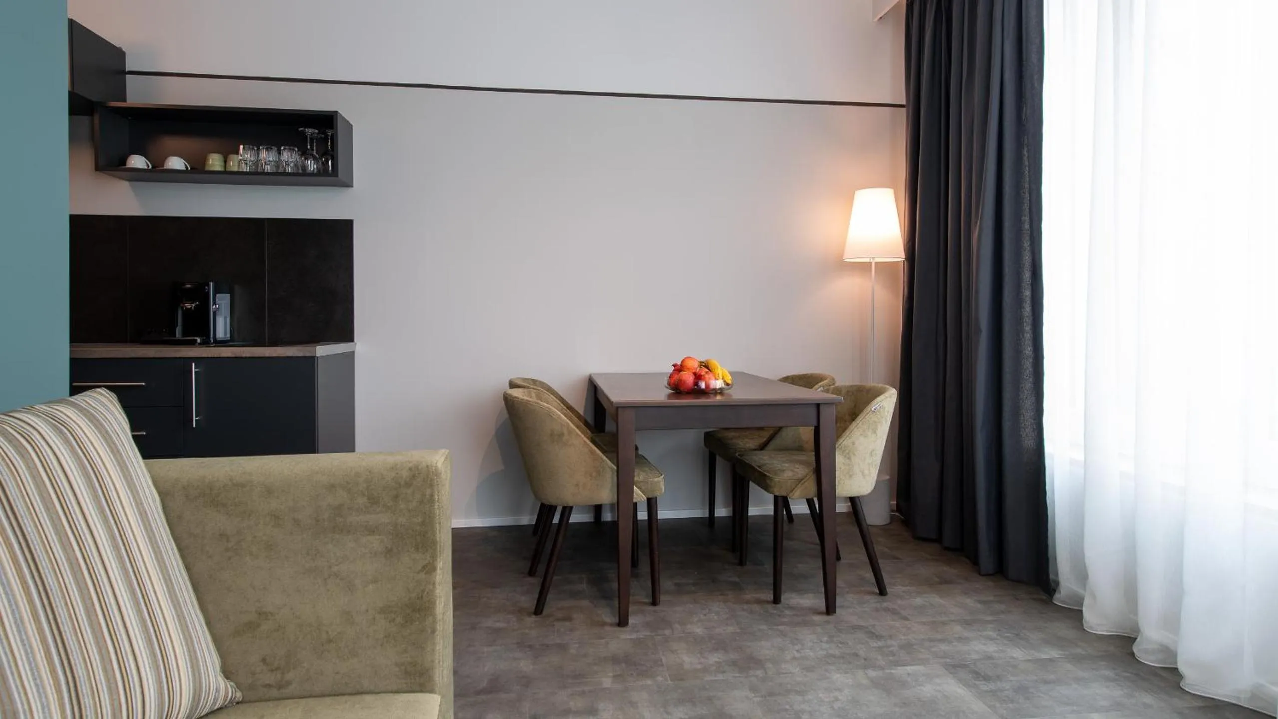 Dining area in Metropol Apartments & Suites