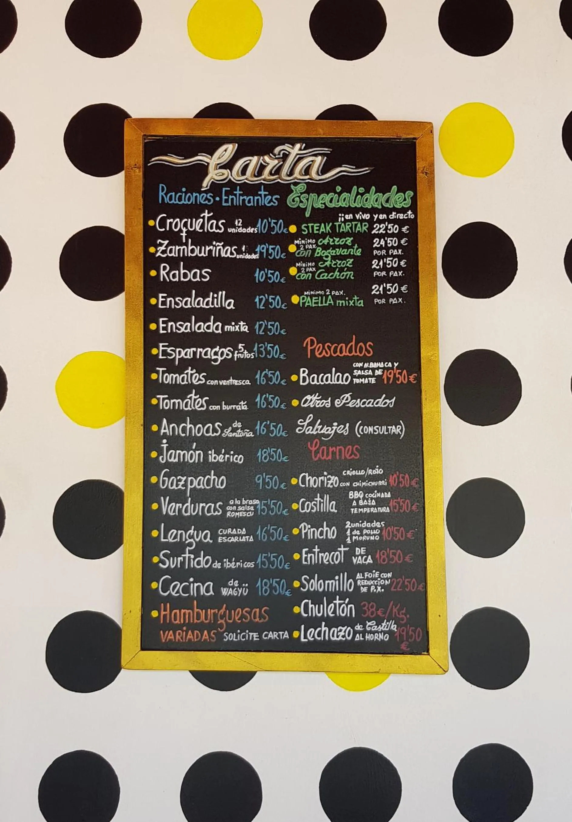 Restaurant/places to eat in El Hostel & CO