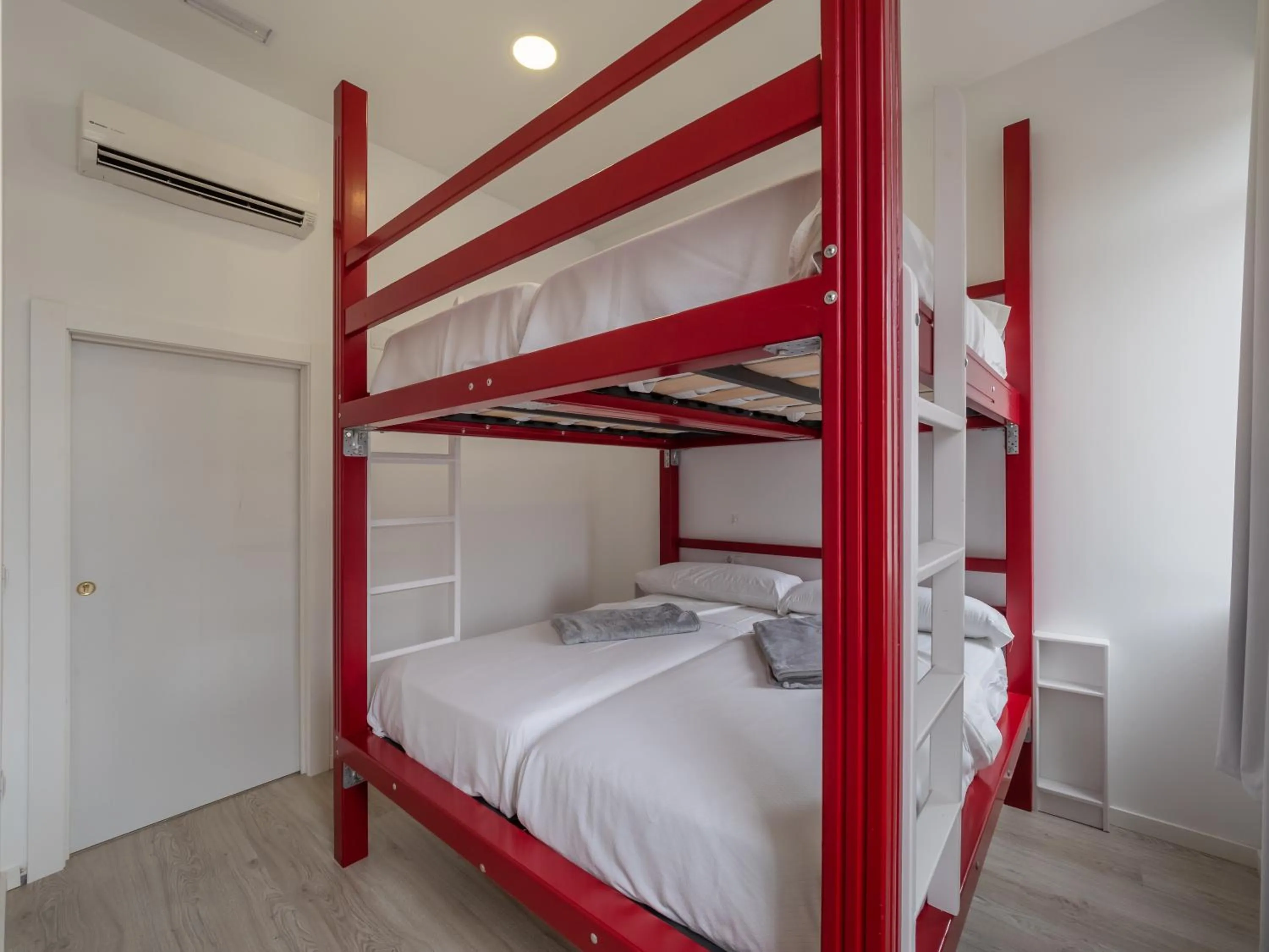 bunk bed, Bed in El Hostel & CO