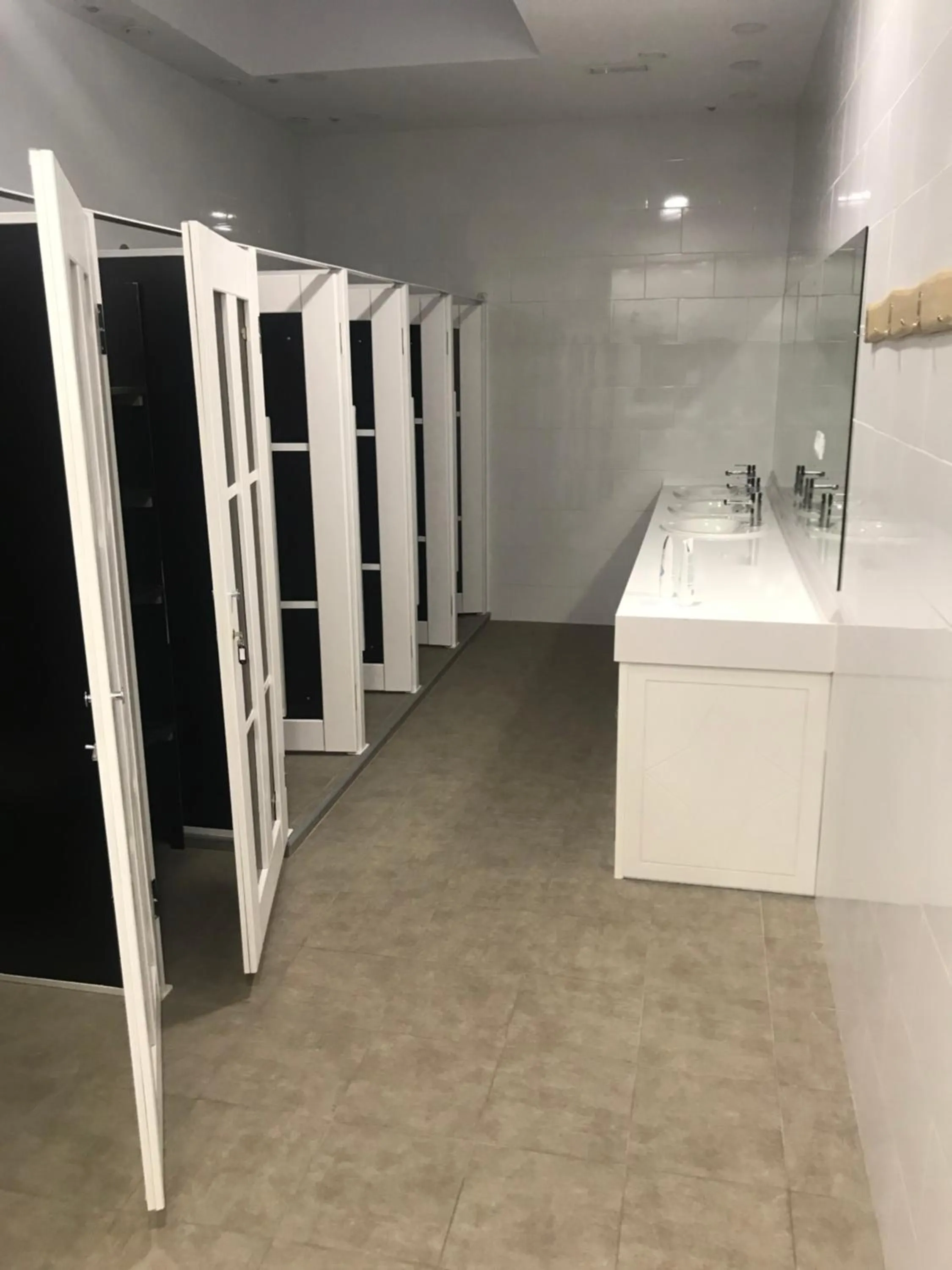 Bathroom in El Hostel & CO