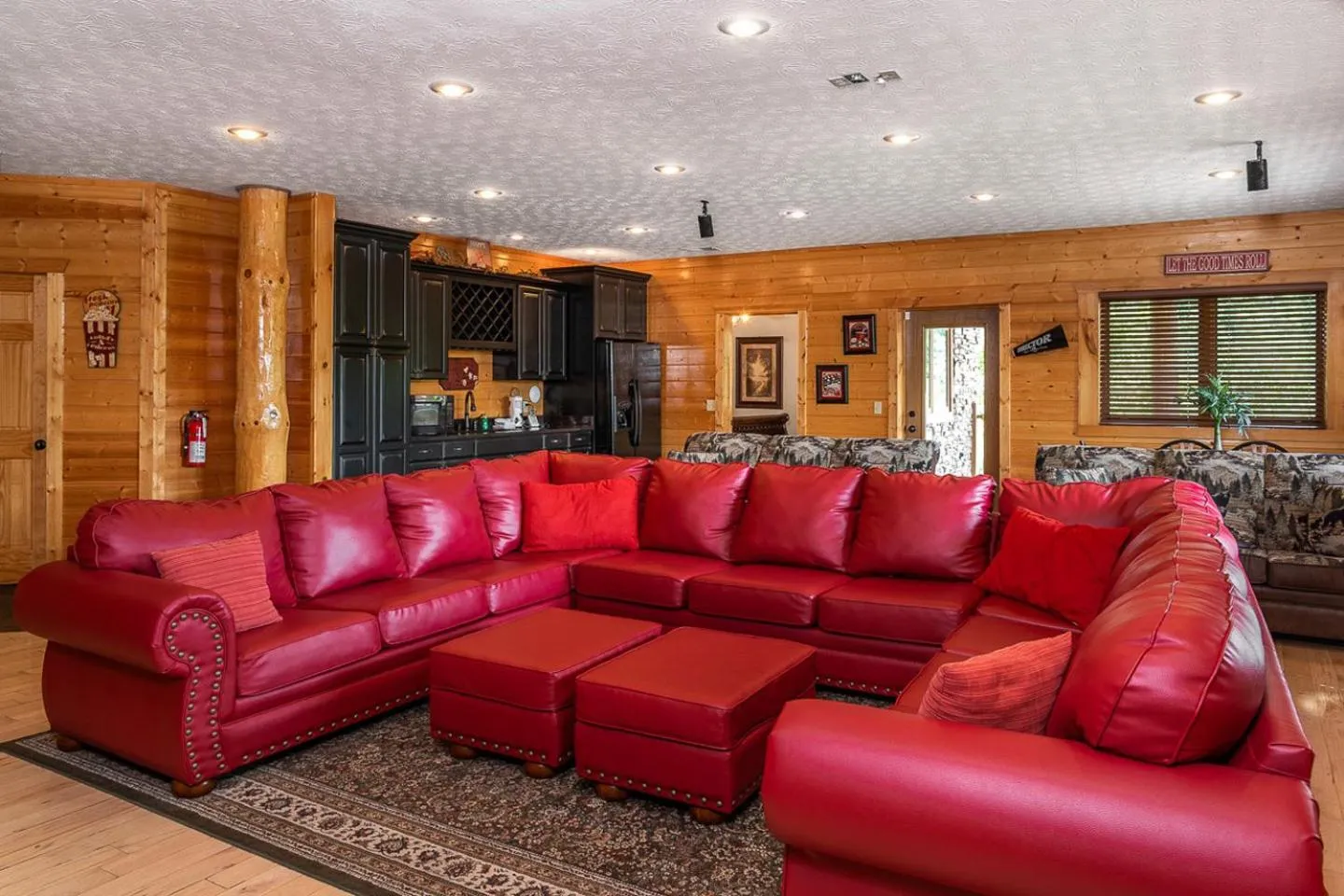 Kitchen or kitchenette in Big Bear Ridge Lodge - Breathtaking mountain views and private forest scenes in amazing large log cabin