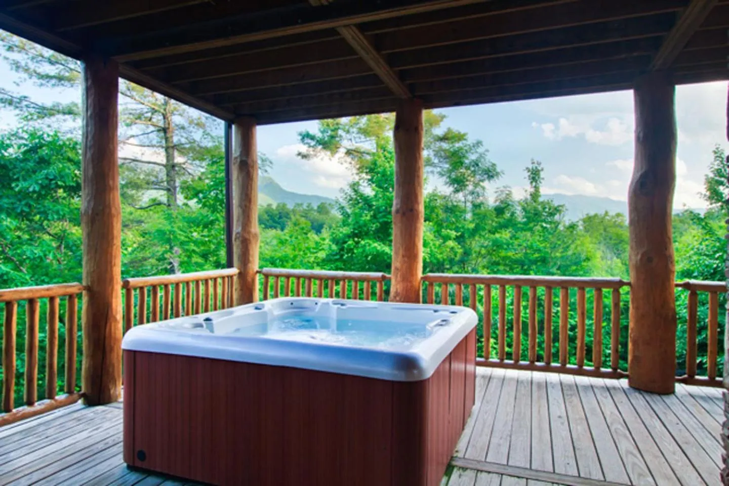 Hot Tub in Big Bear Ridge Lodge - Breathtaking mountain views and private forest scenes in amazing large log cabin