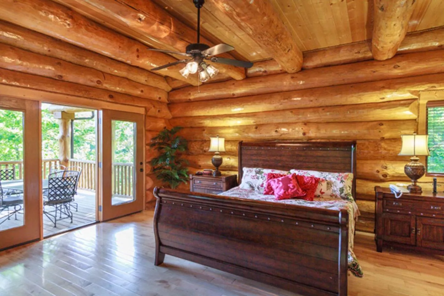Bedroom in Big Bear Ridge Lodge - Breathtaking mountain views and private forest scenes in amazing large log cabin