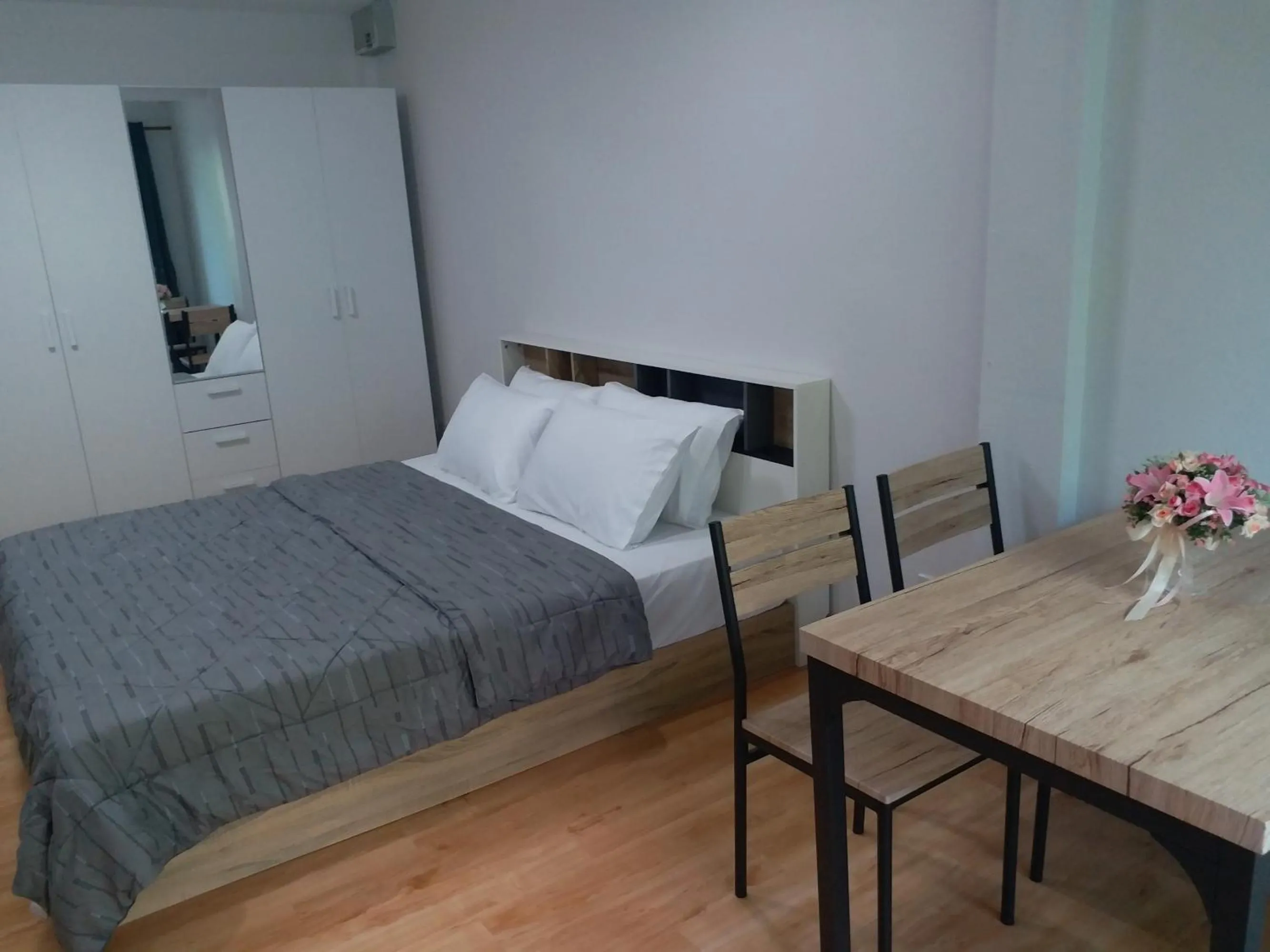 Bedroom, Bed in DD Garden Apartment 2