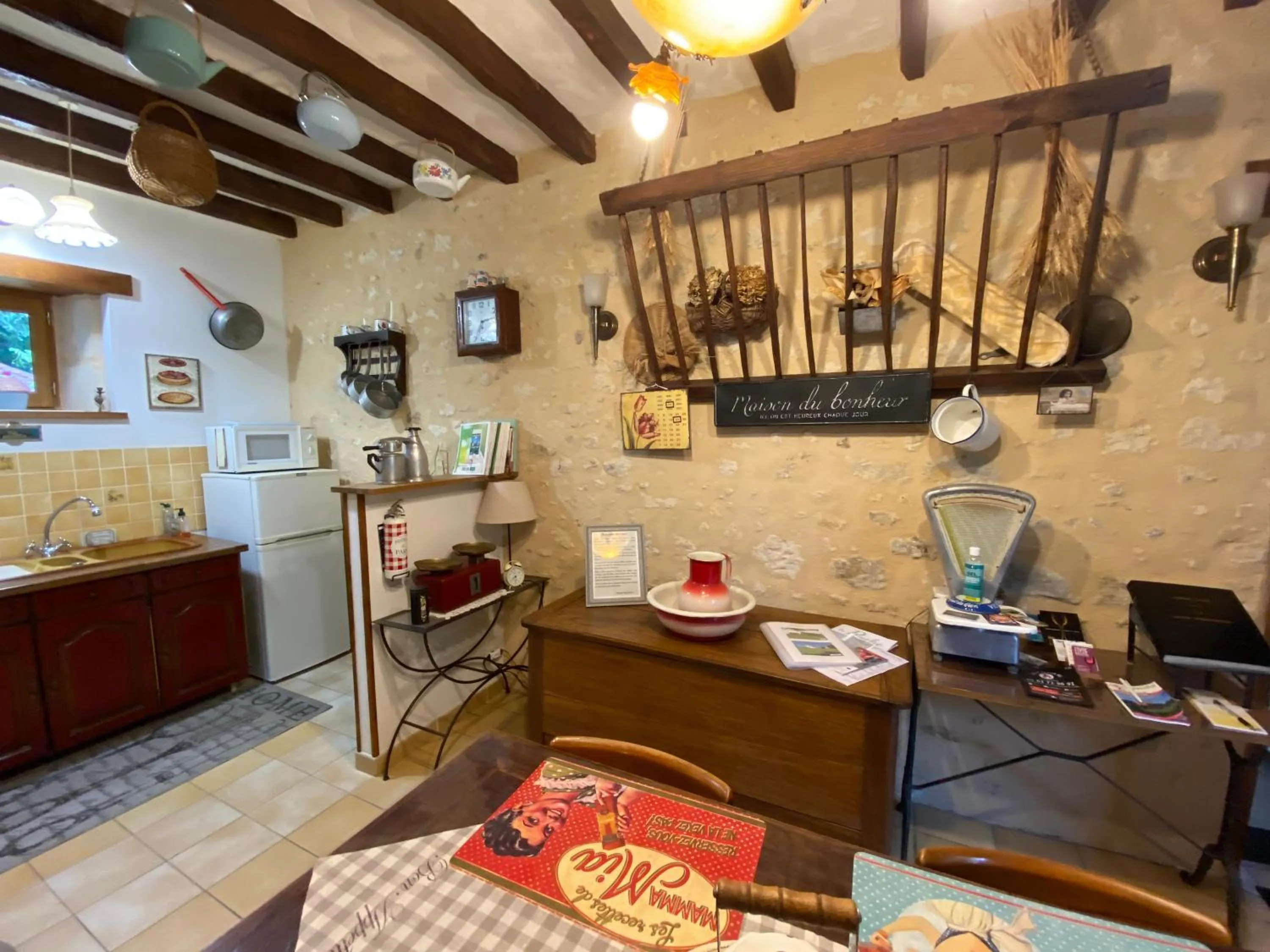 Kitchen or kitchenette in Chambre d'Hôtes du Domaine de la Haute Poignandiere