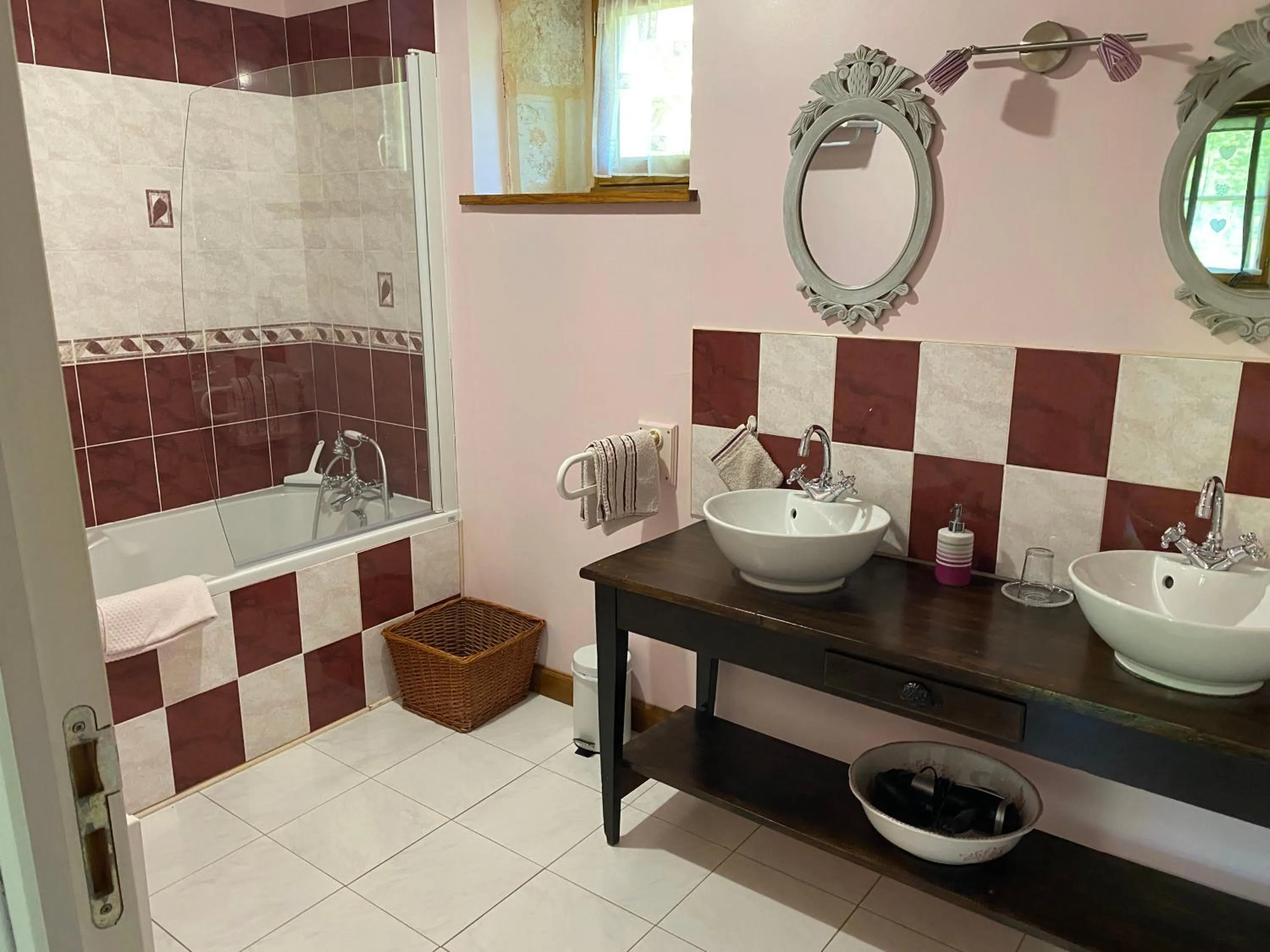 Bathroom in Chambre d'Hôtes du Domaine de la Haute Poignandiere