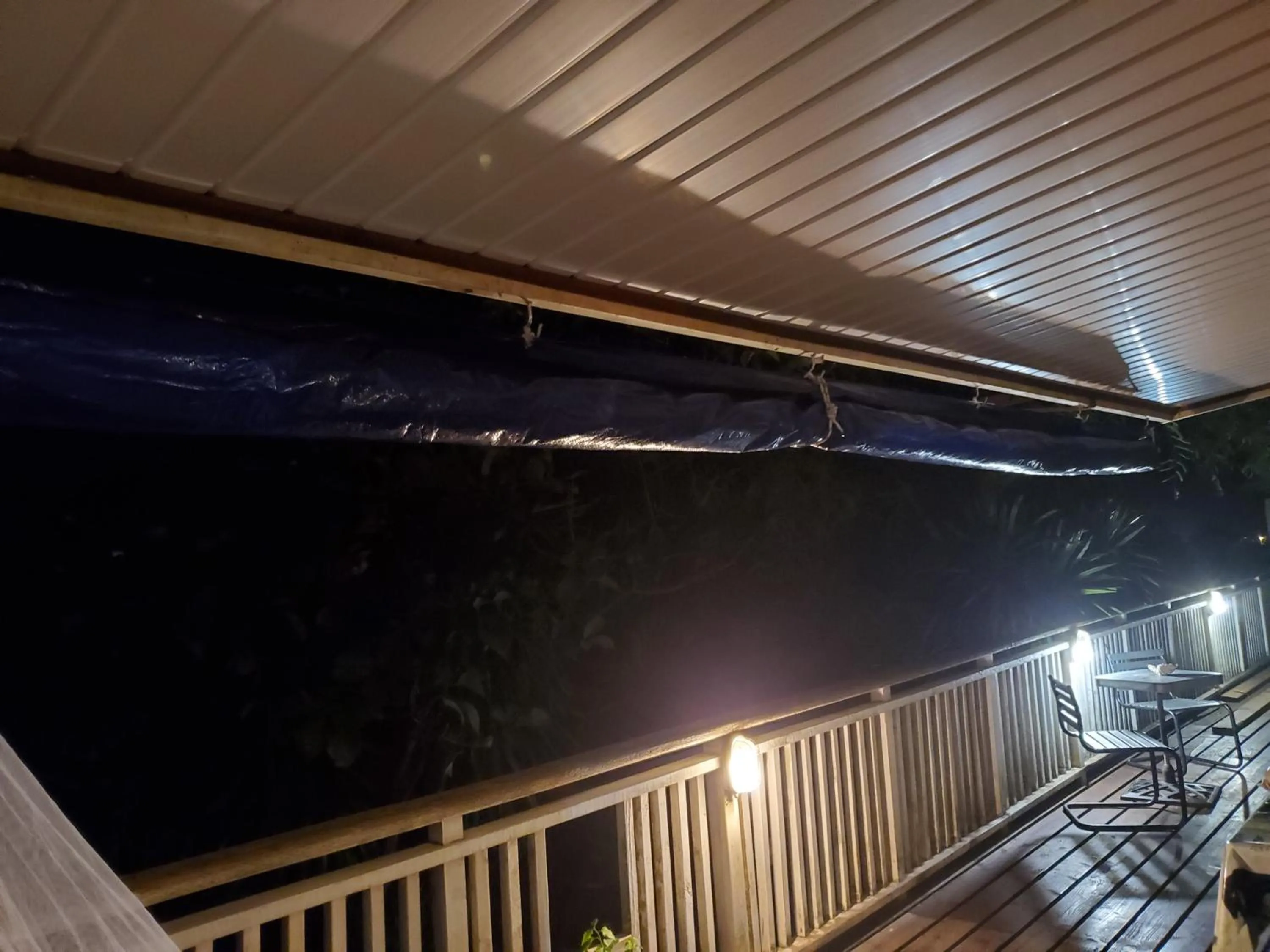 Garden view in Sweet Mini Dortoir sur notre terrasse couverte pour vos transits entre deux vols by Kohutahia Lodge, 7 min by car to airport and town