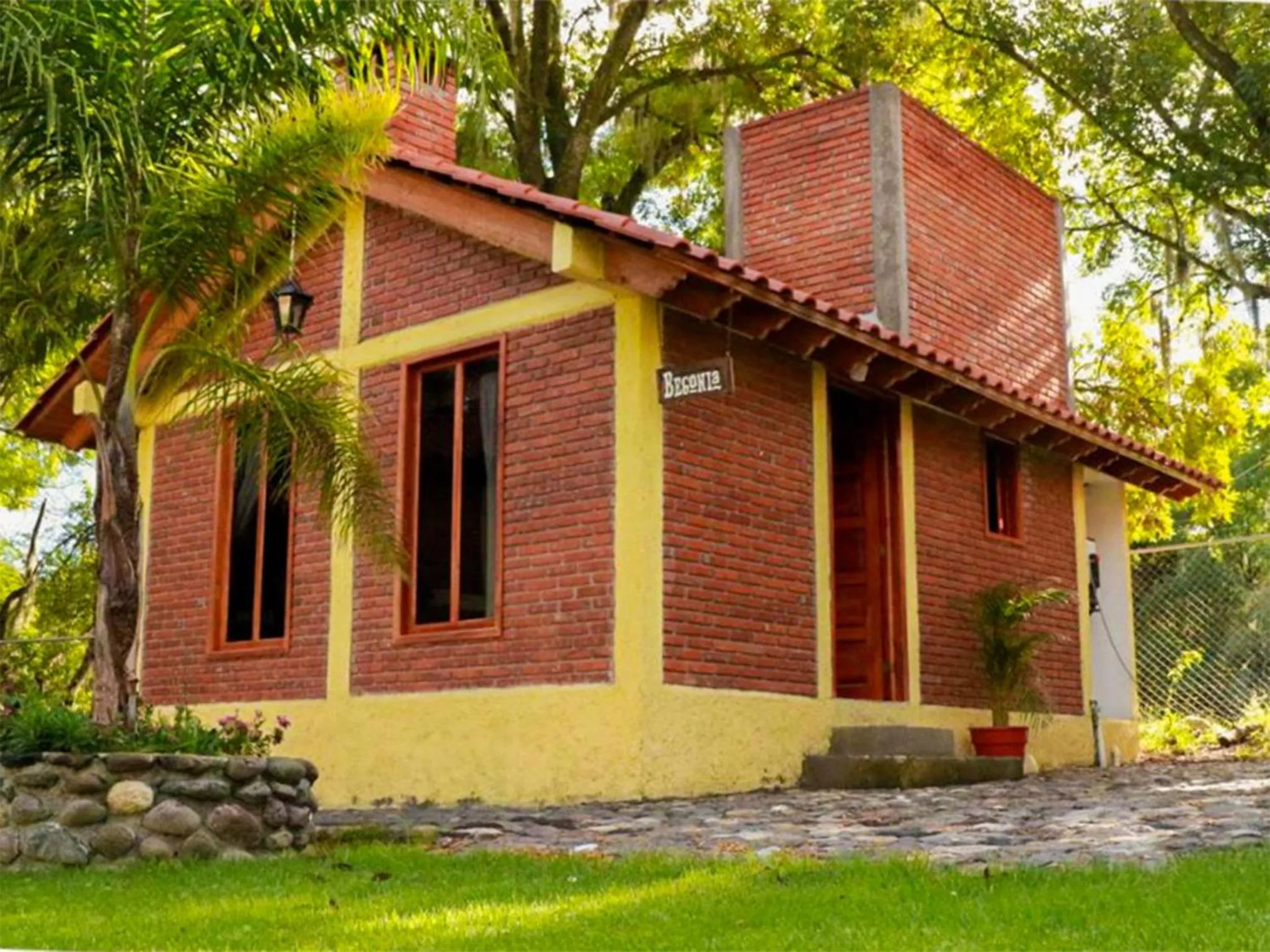 Property building in Cabañas del Bosque