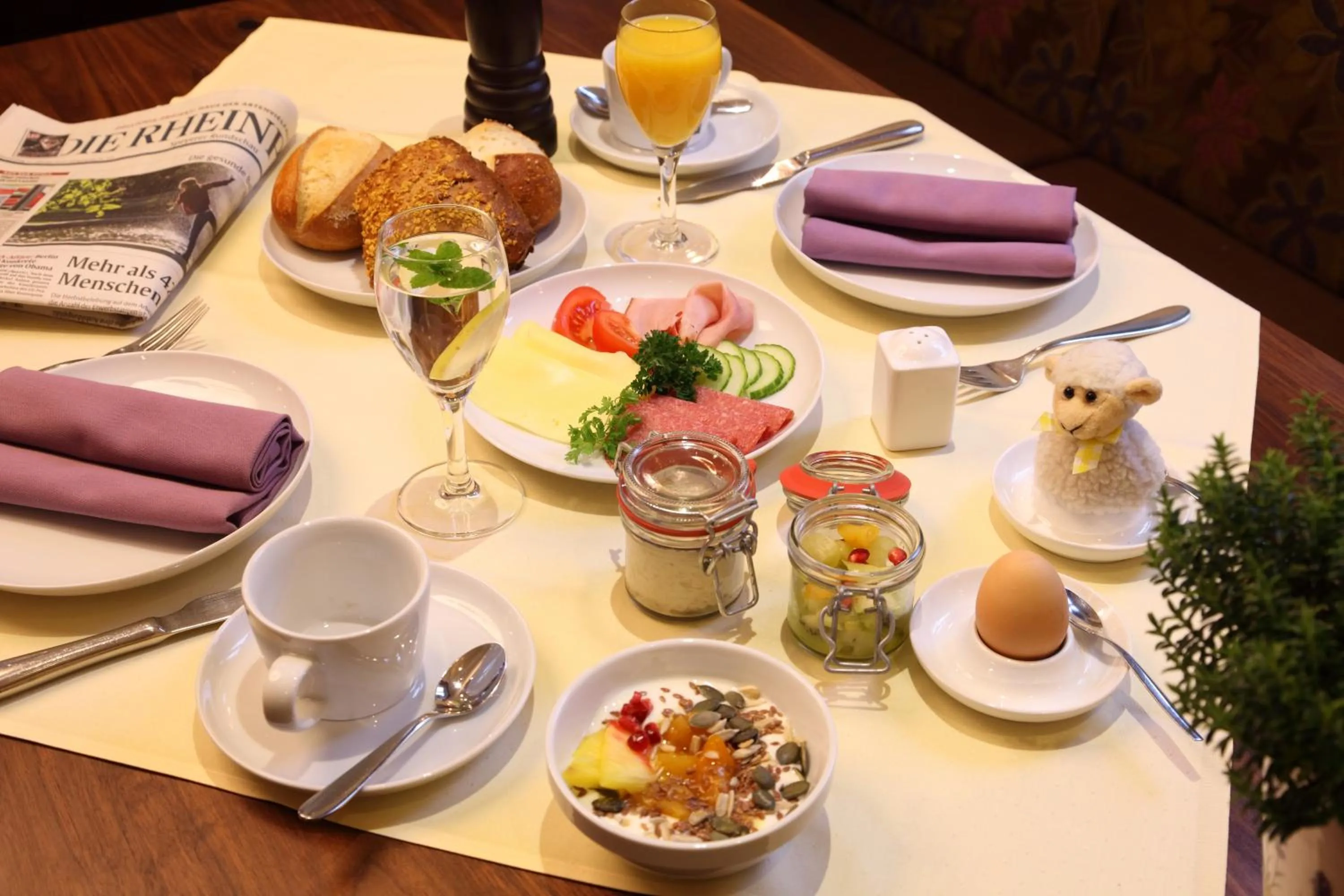 Food and drinks in Garni-Hotel Goldenes Lamm