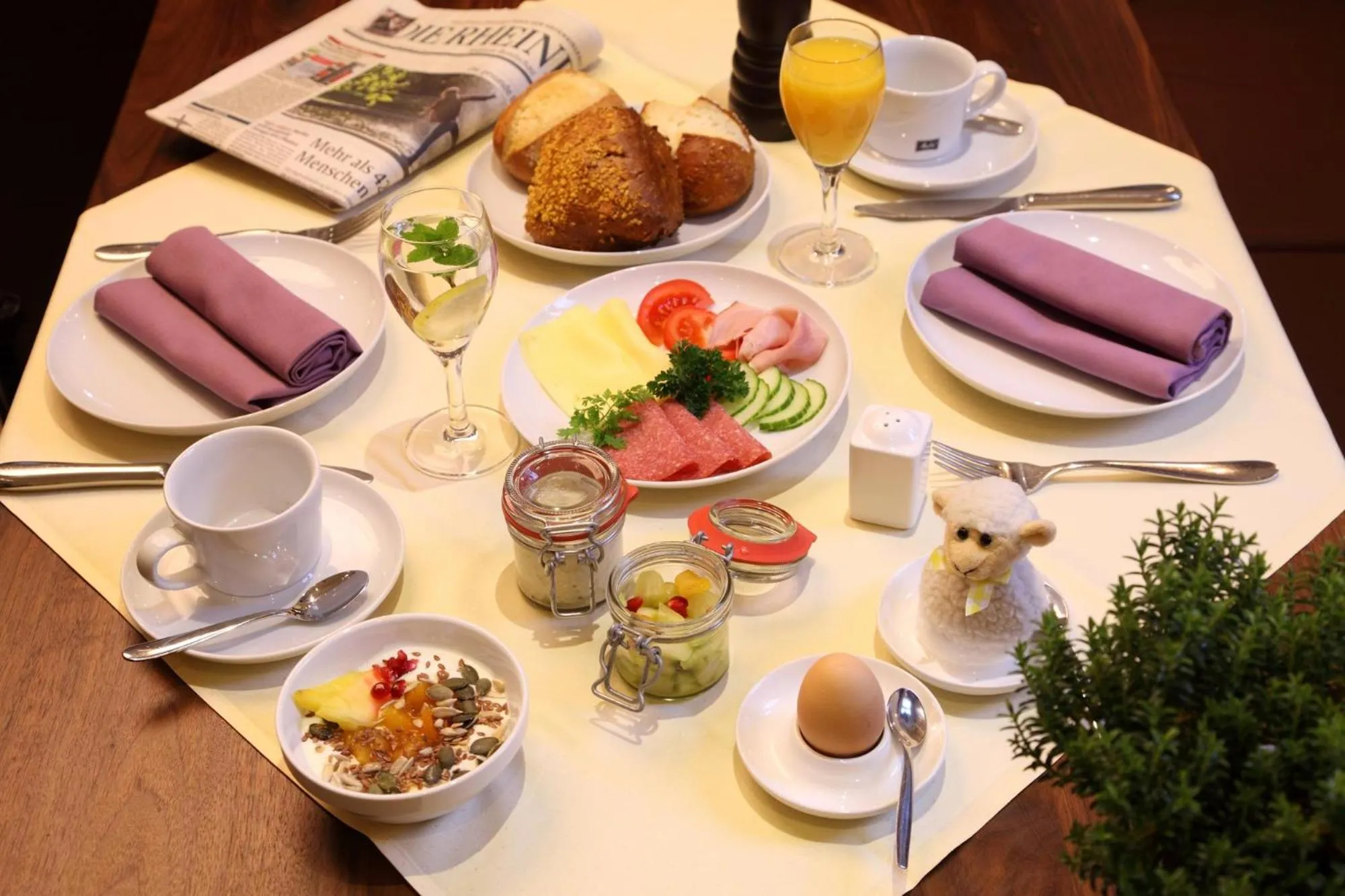 Breakfast in Garni-Hotel Goldenes Lamm