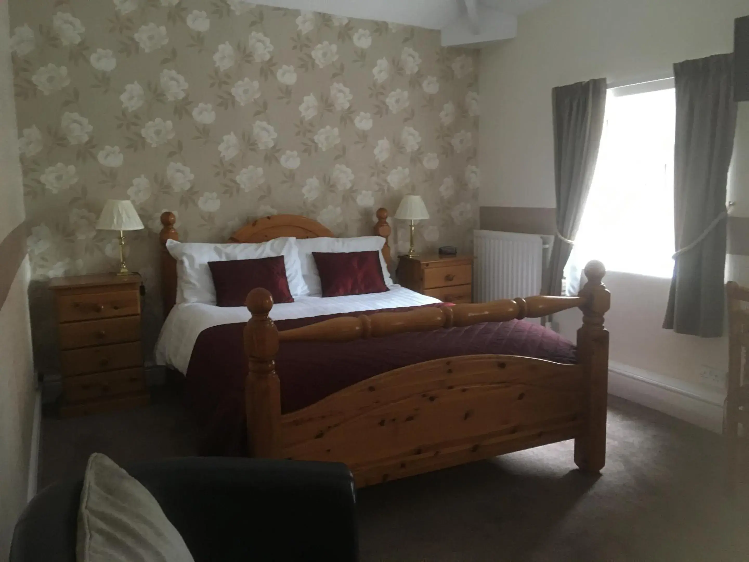 Double Room with Private Bathroom - single occupancy in Grove House Guest House Double Room with Private Bathroom - single occupancy in Grove House Guest House