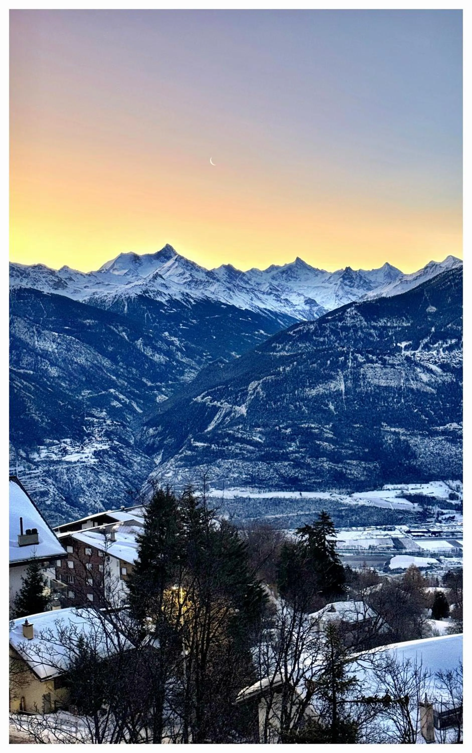 Mountain view in Hôtel de la Forêt