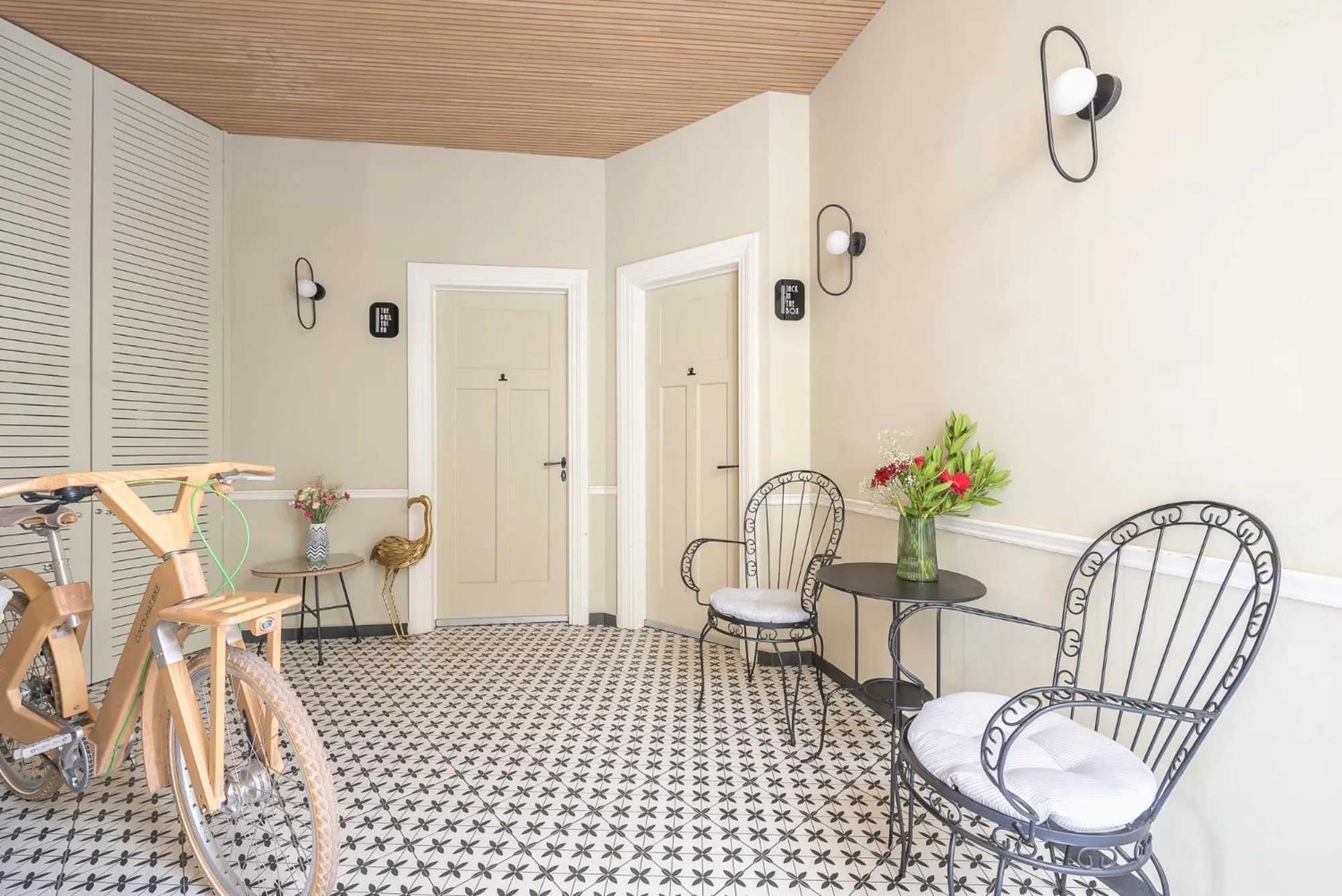 Seating area in Moon And Stars Athens