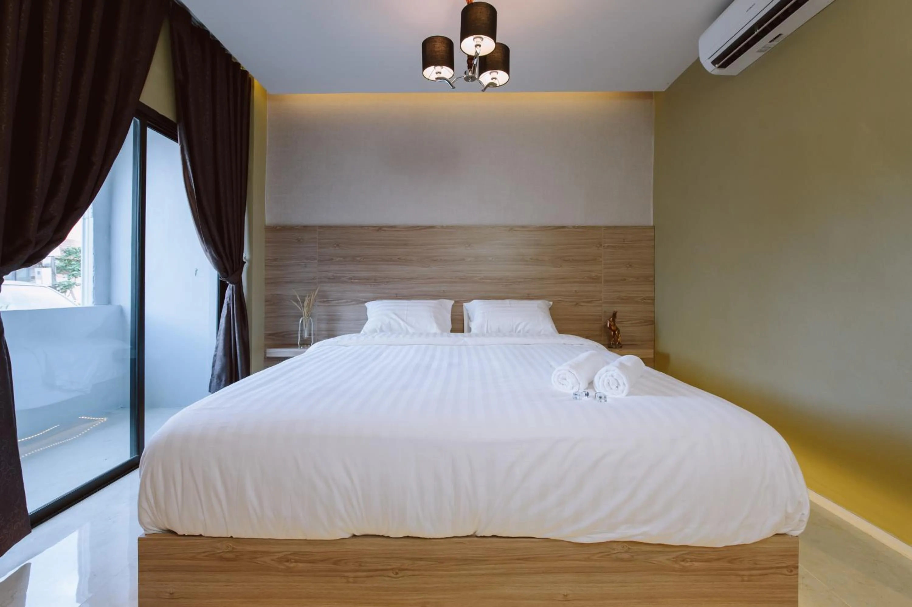 Bed in The Cape Hotel