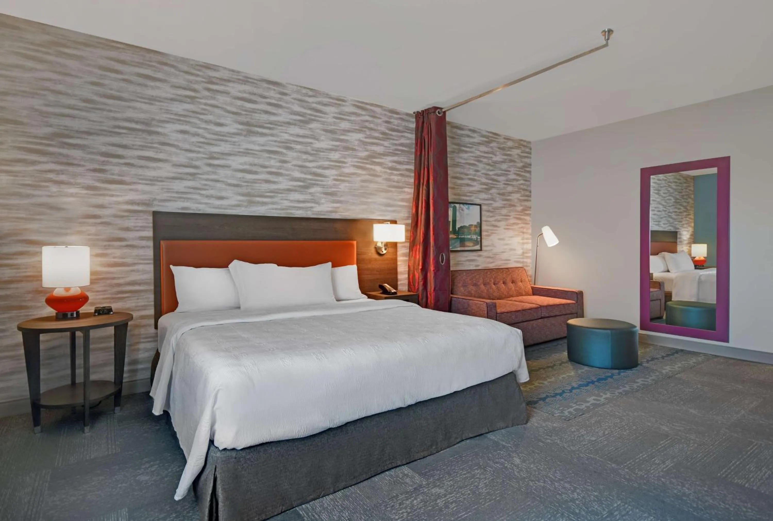 Living room, Bed in Home2 Suites By Hilton Columbus